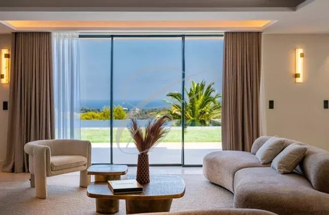 NICE - LUXUEUSE VILLA