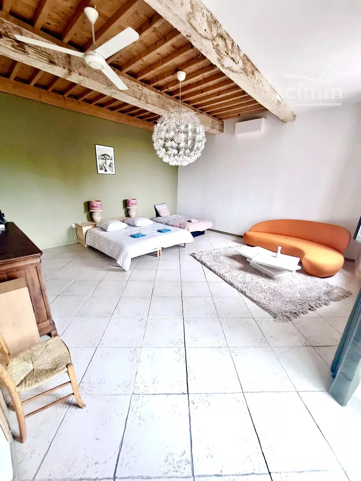 Ancien couvent du XVIIe siècle à Arles — 485 m² sur 5060 m² de terrain