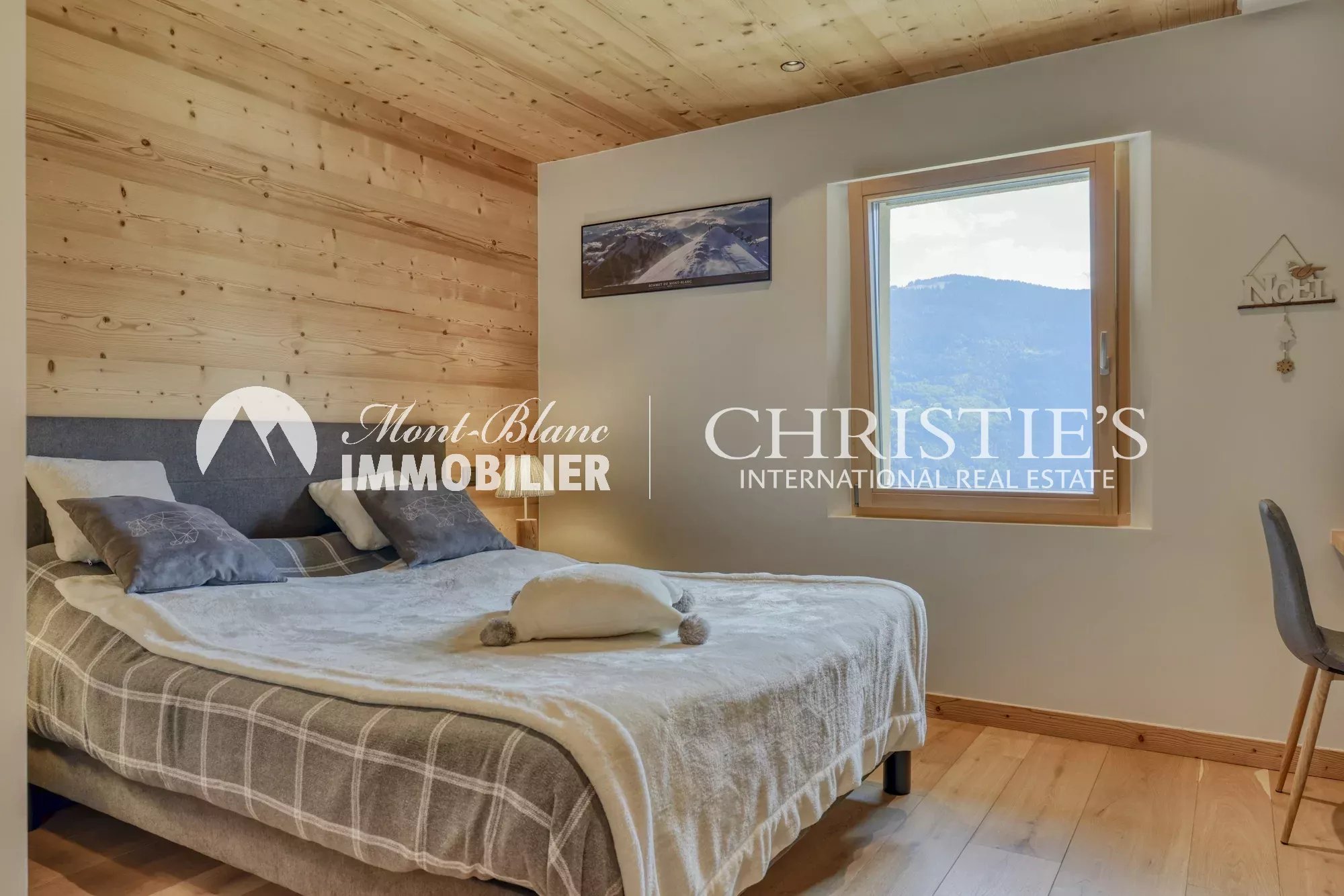 Architect’s chalet with exceptional view of Mont Blanc