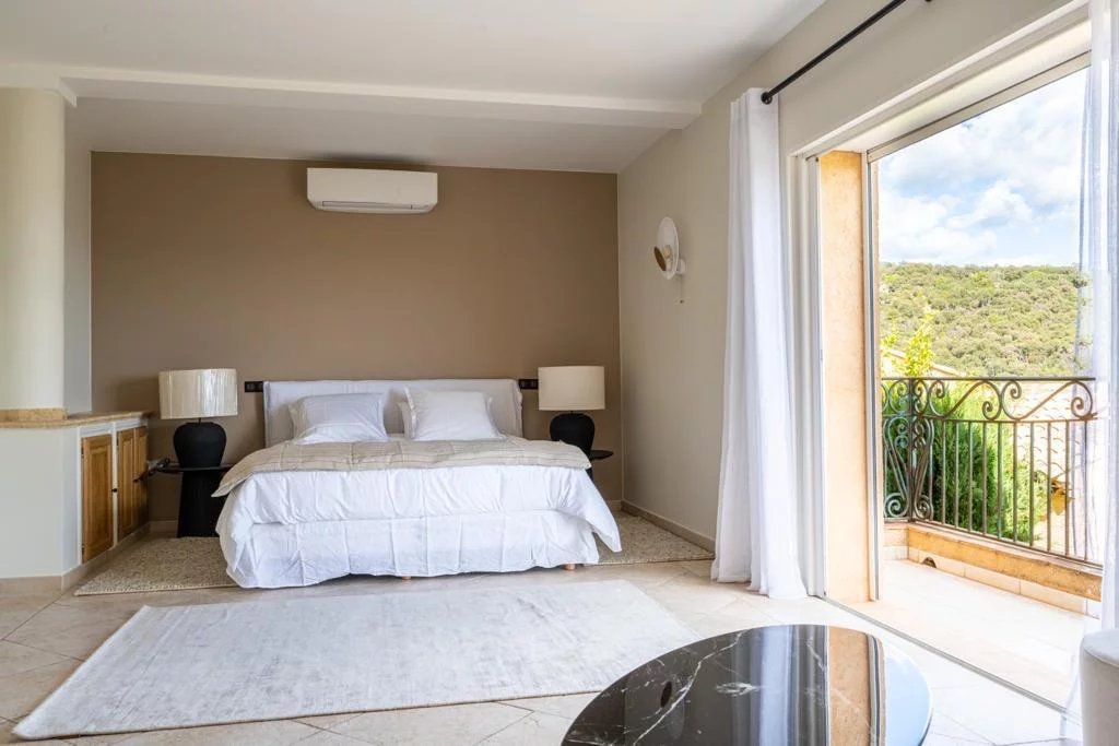 SUPERBE MAISON HAUT GRIMAUD