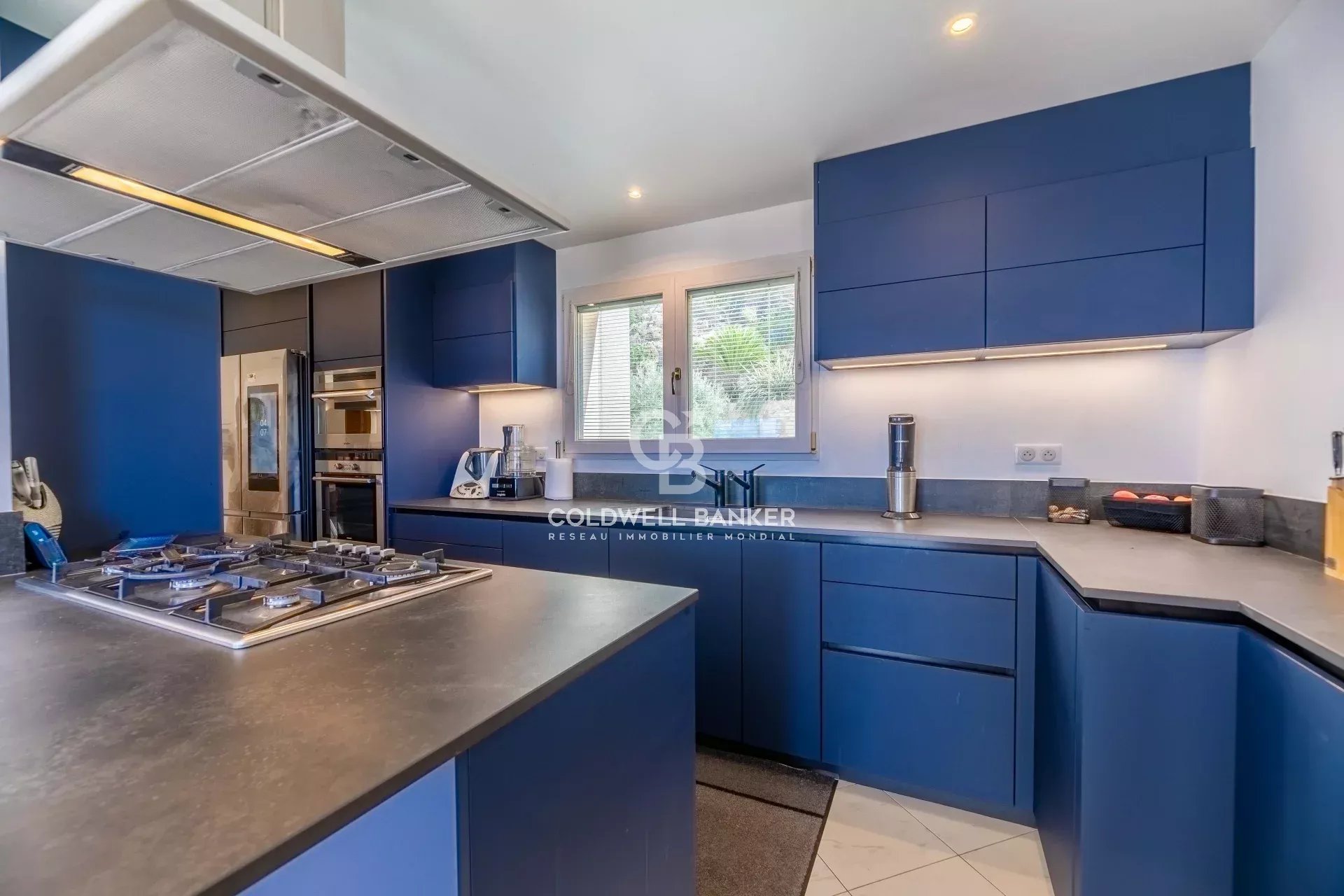 L'Île-Rousse – Exceptional villa facing the Pietra islands