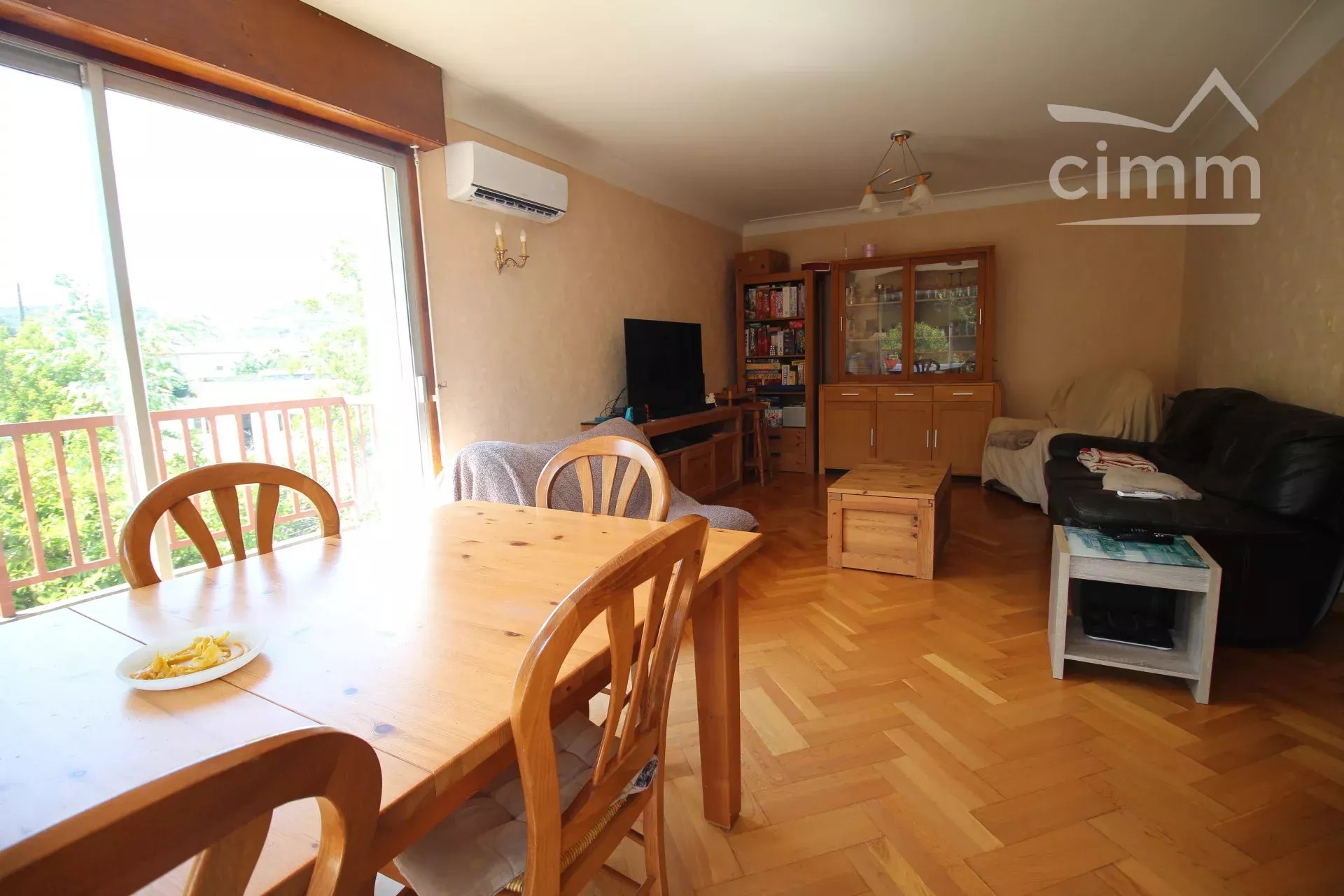Villa of 212 m² of living space with an independent dwelling on a 5340 m² plot