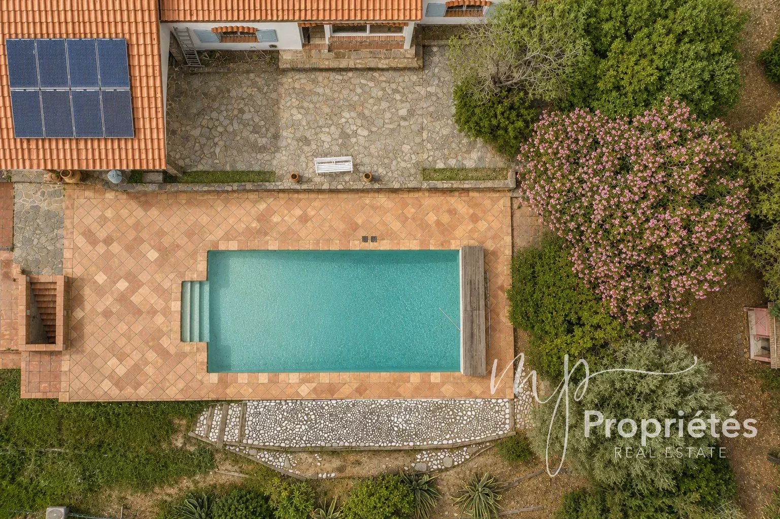 A VENDRE VILLA Rayol Canadel VUE MER PANORAMIQUE ET ACCÈS PLAGE À PIED
