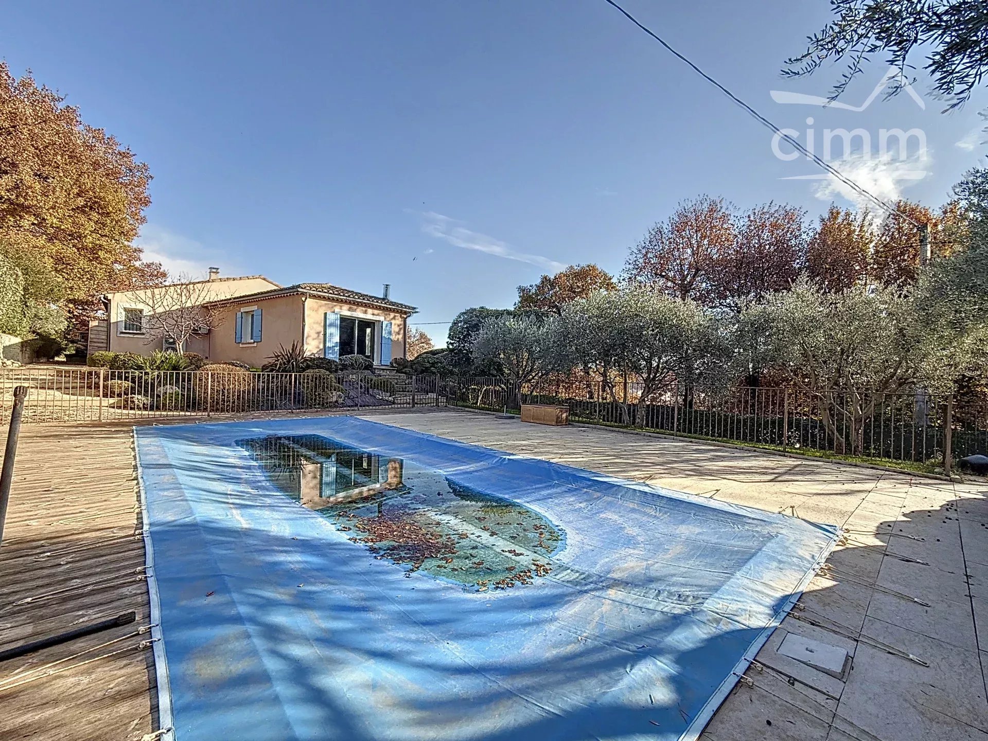 Villa avec vue dominante et piscine