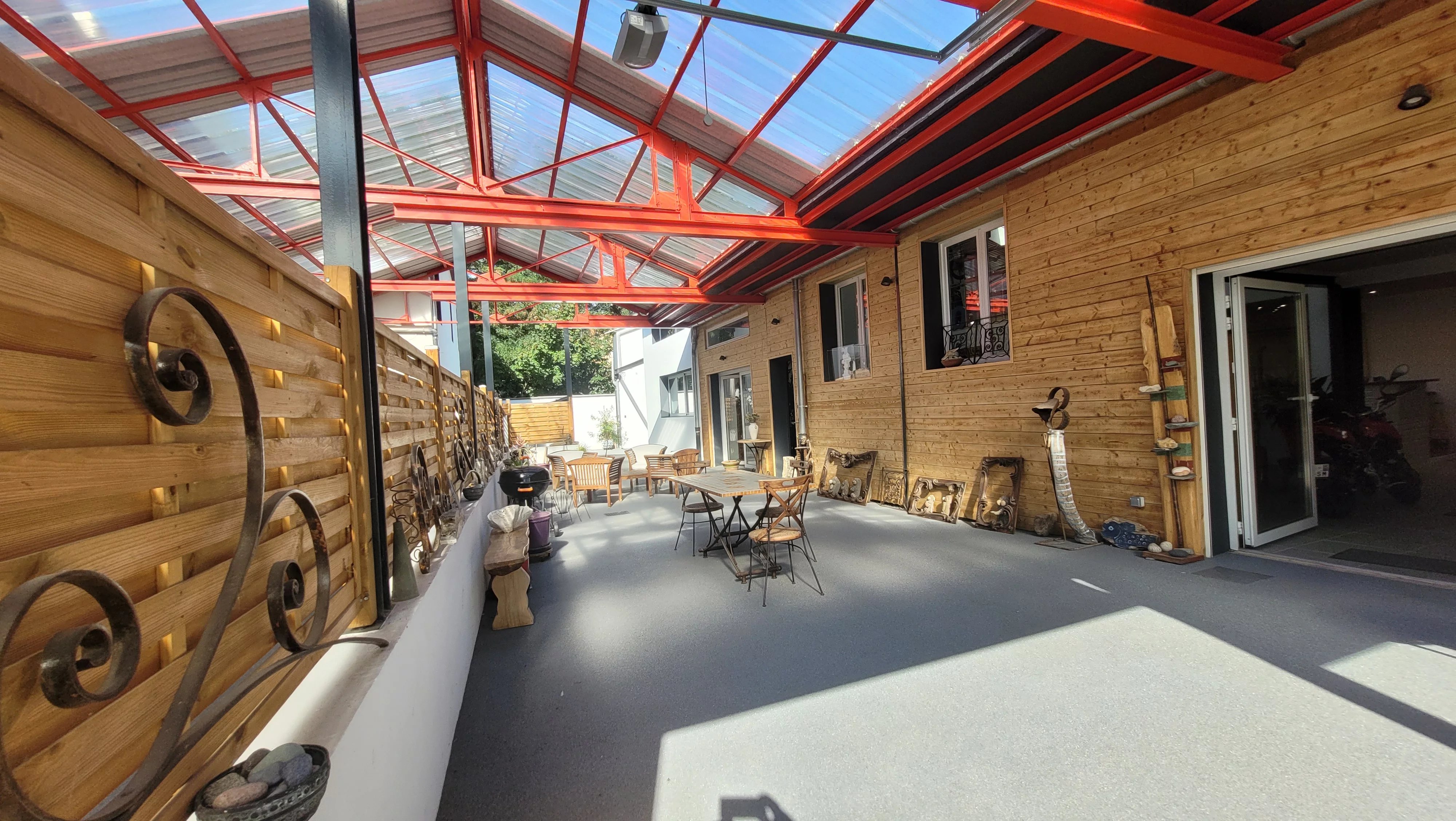 EXCEPTIONAL IN ST MAUR! 369 SQM LOFT