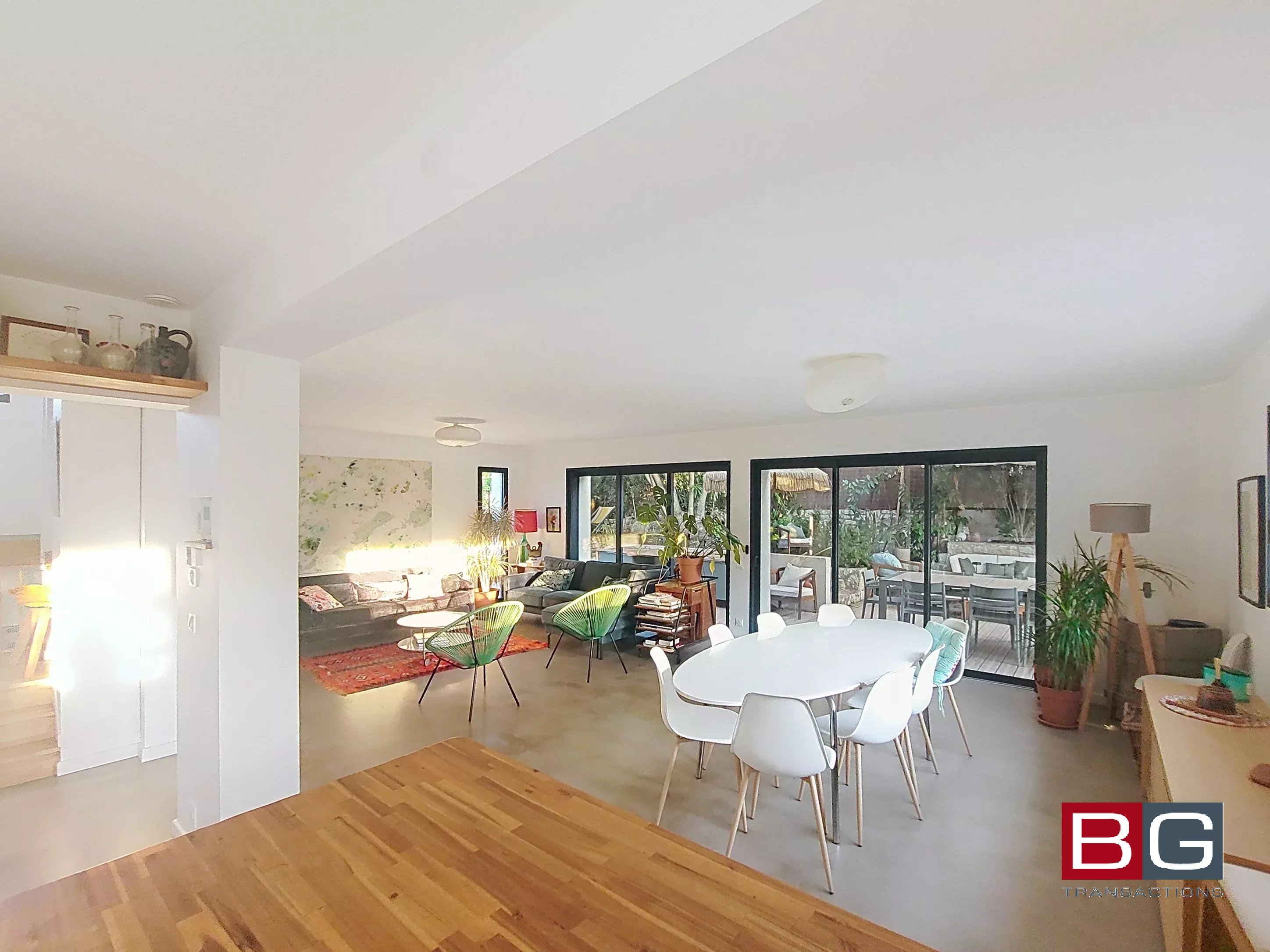 Vallauris "proche centre" Villa de style contemporain