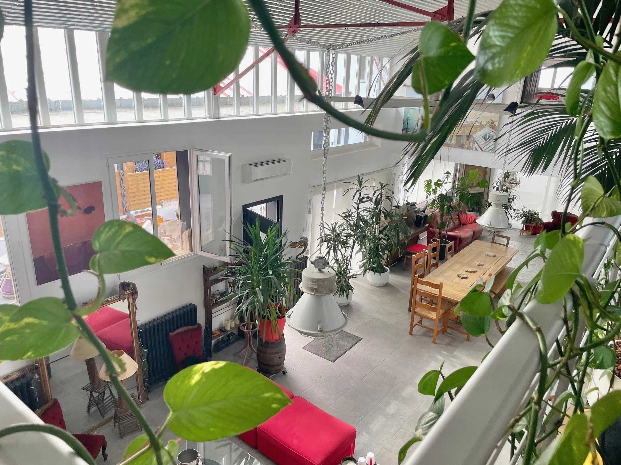 EXCEPTIONAL IN ST MAUR! 369 SQM LOFT