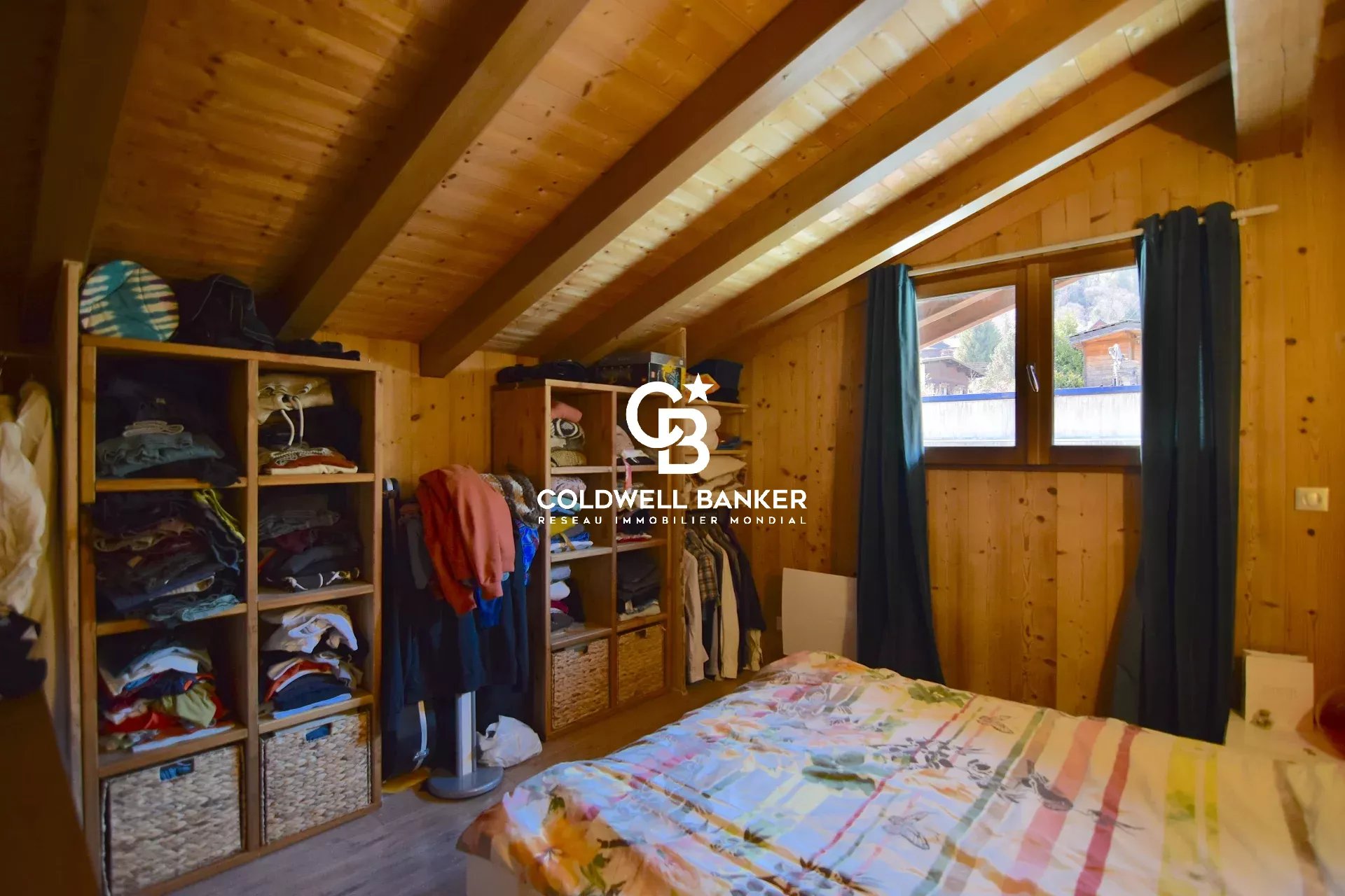 Propriété sur 2 niveaux avec bureaux et appartements - 197 m² - Les Houches