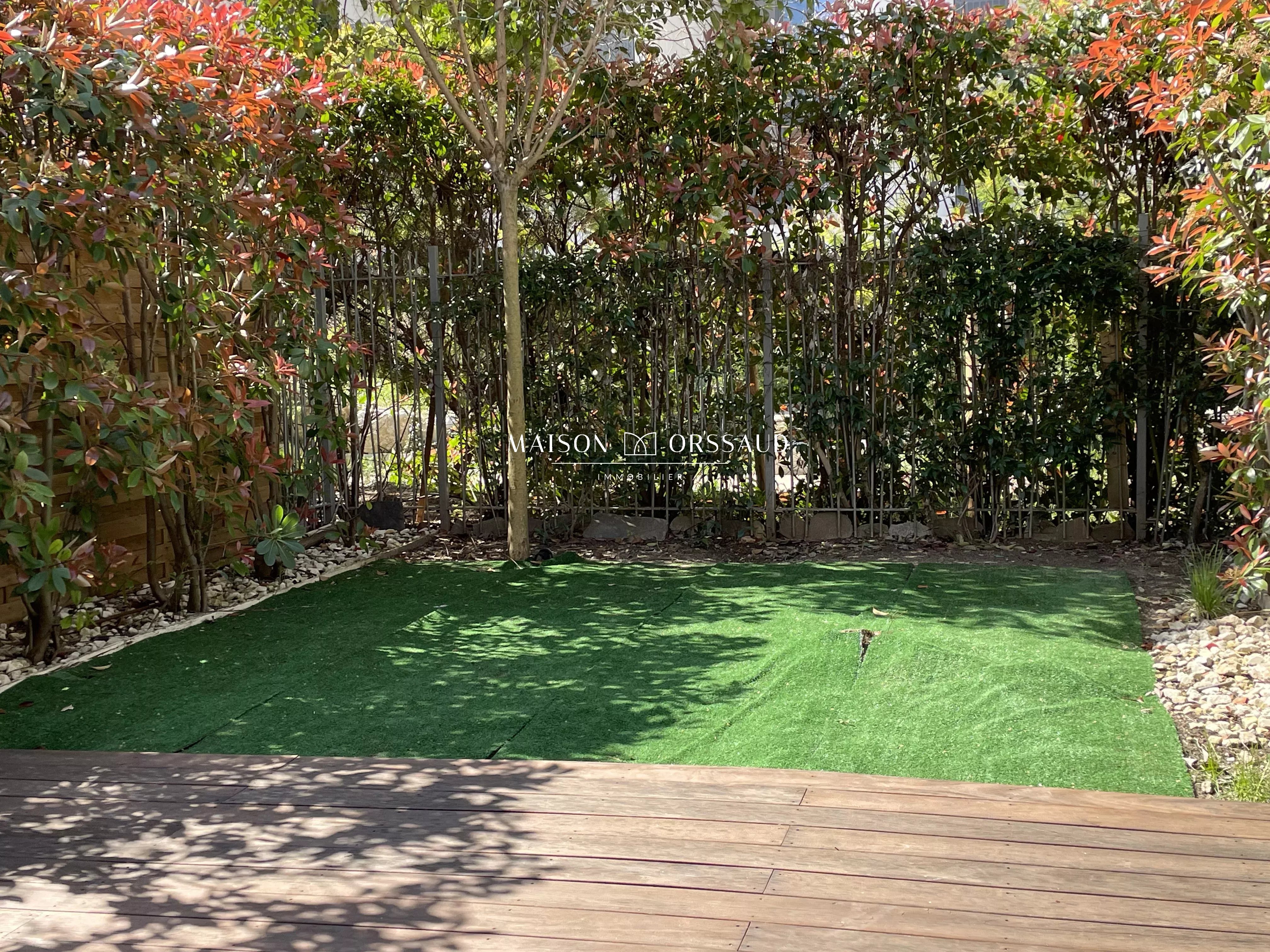EXCLUSIVITÉ MAISON AVEC JARDIN ET DOUBLE GARAGE - CENTRE HISTORIQUE