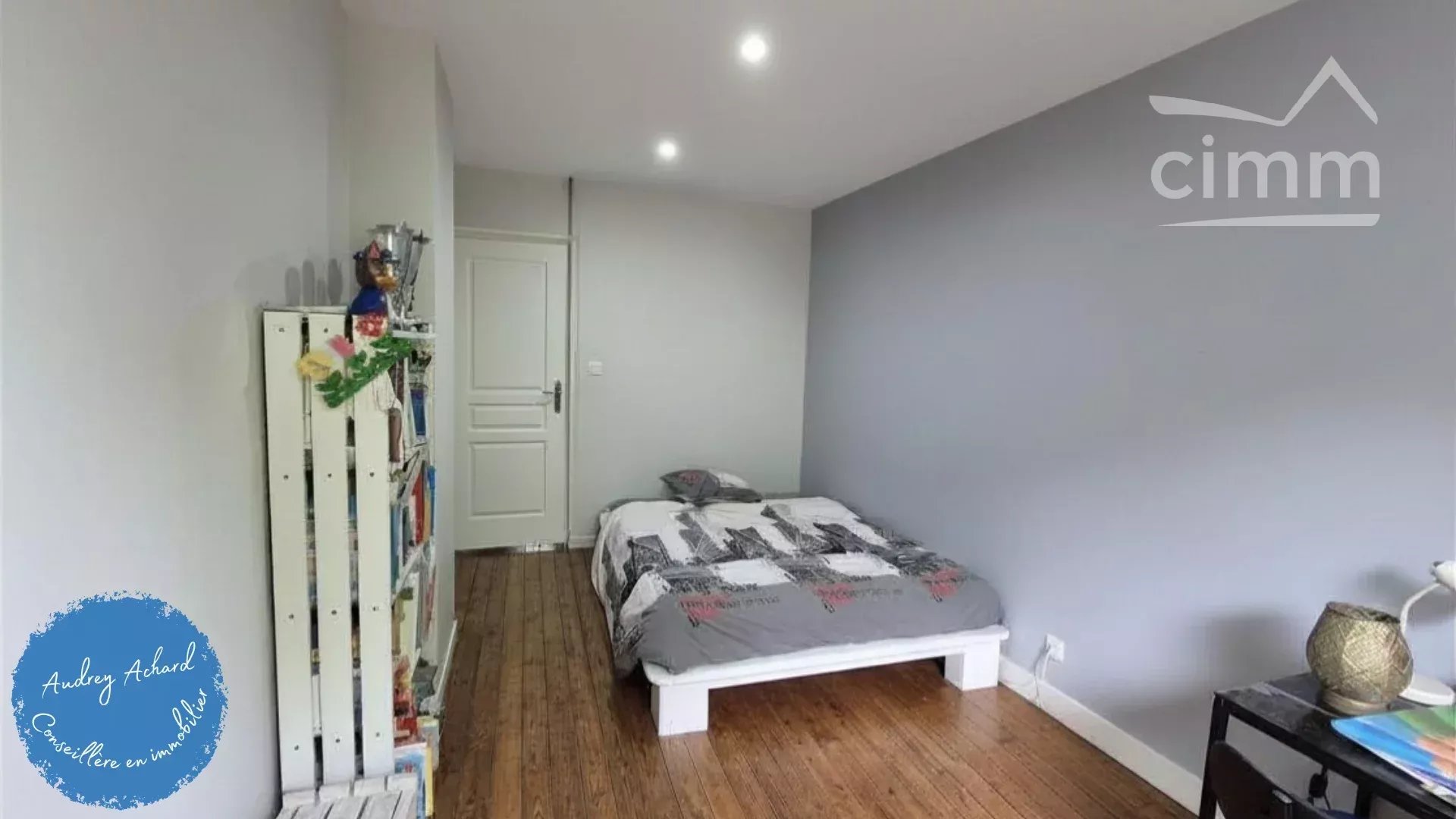 Maison familiale avec piscine chauffée et beaux volumes