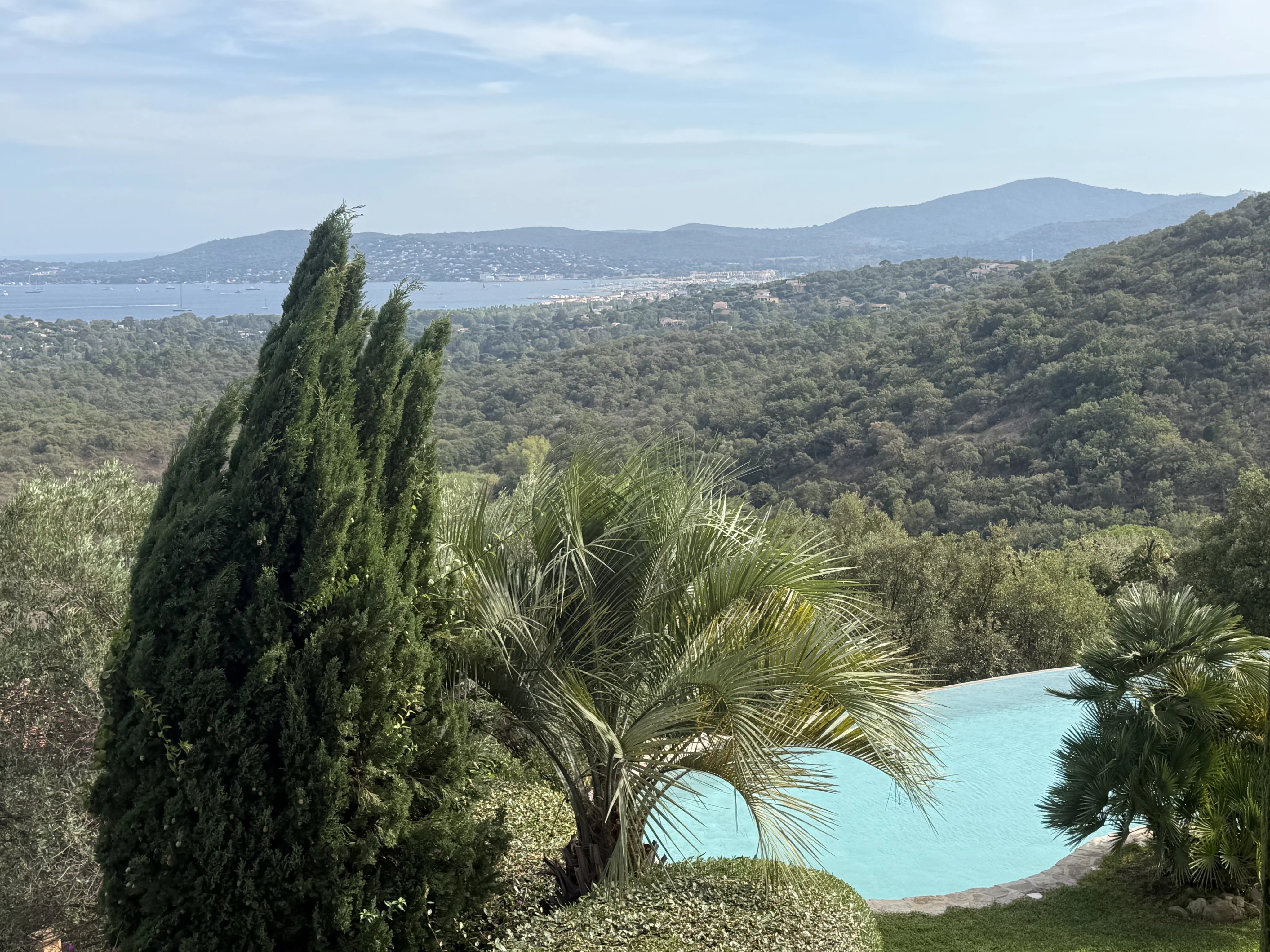 SUPERBE MAISON HAUT GRIMAUD