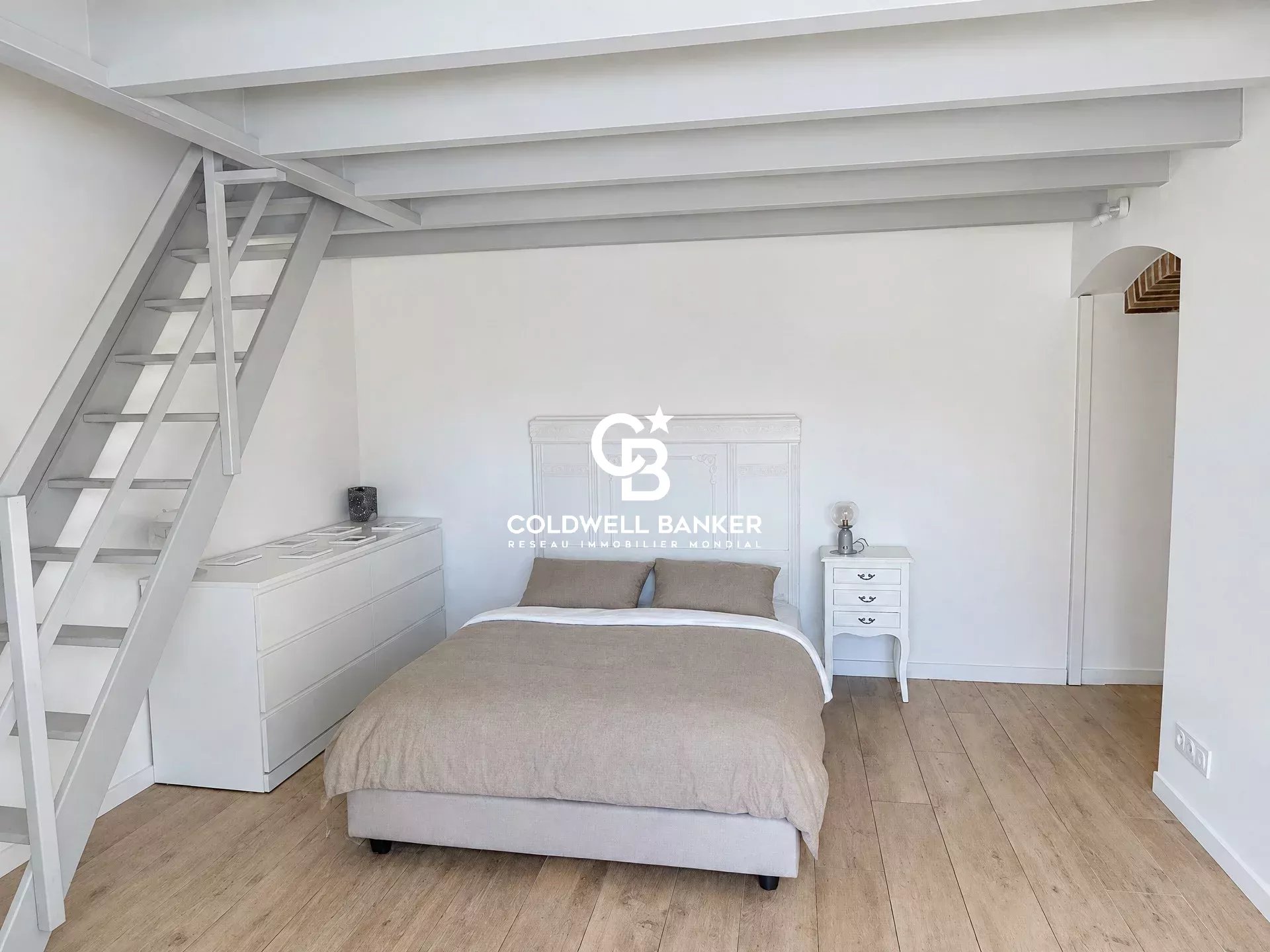 ANDERNOS-LES-BAINS – GRANDE MAISON FAMILIALE – 195 M² – PISCINE – TERRAIN 1 208 M²