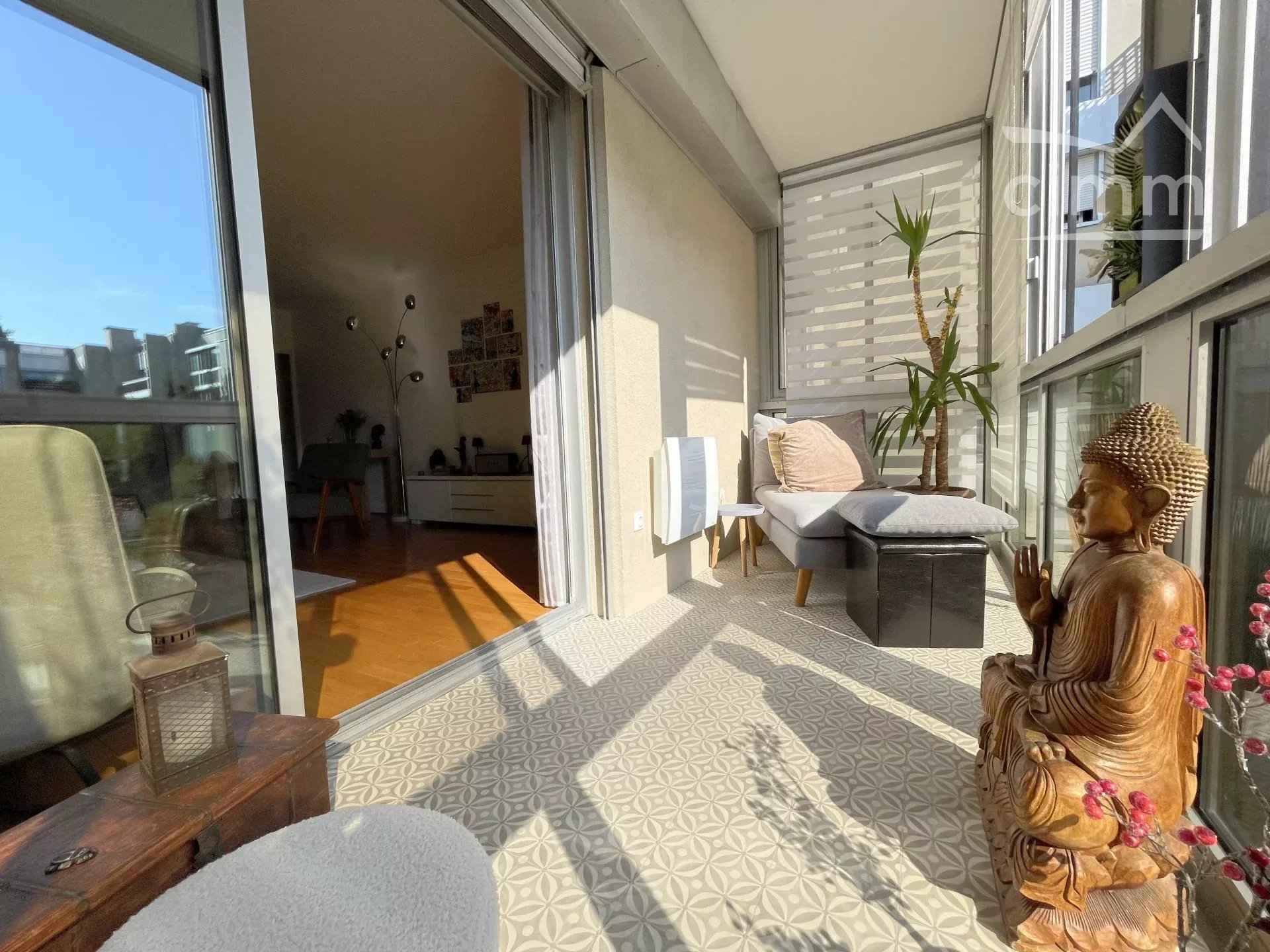 Verdure et beaux volumes pour ce T4 avec loggia, caves et parkings