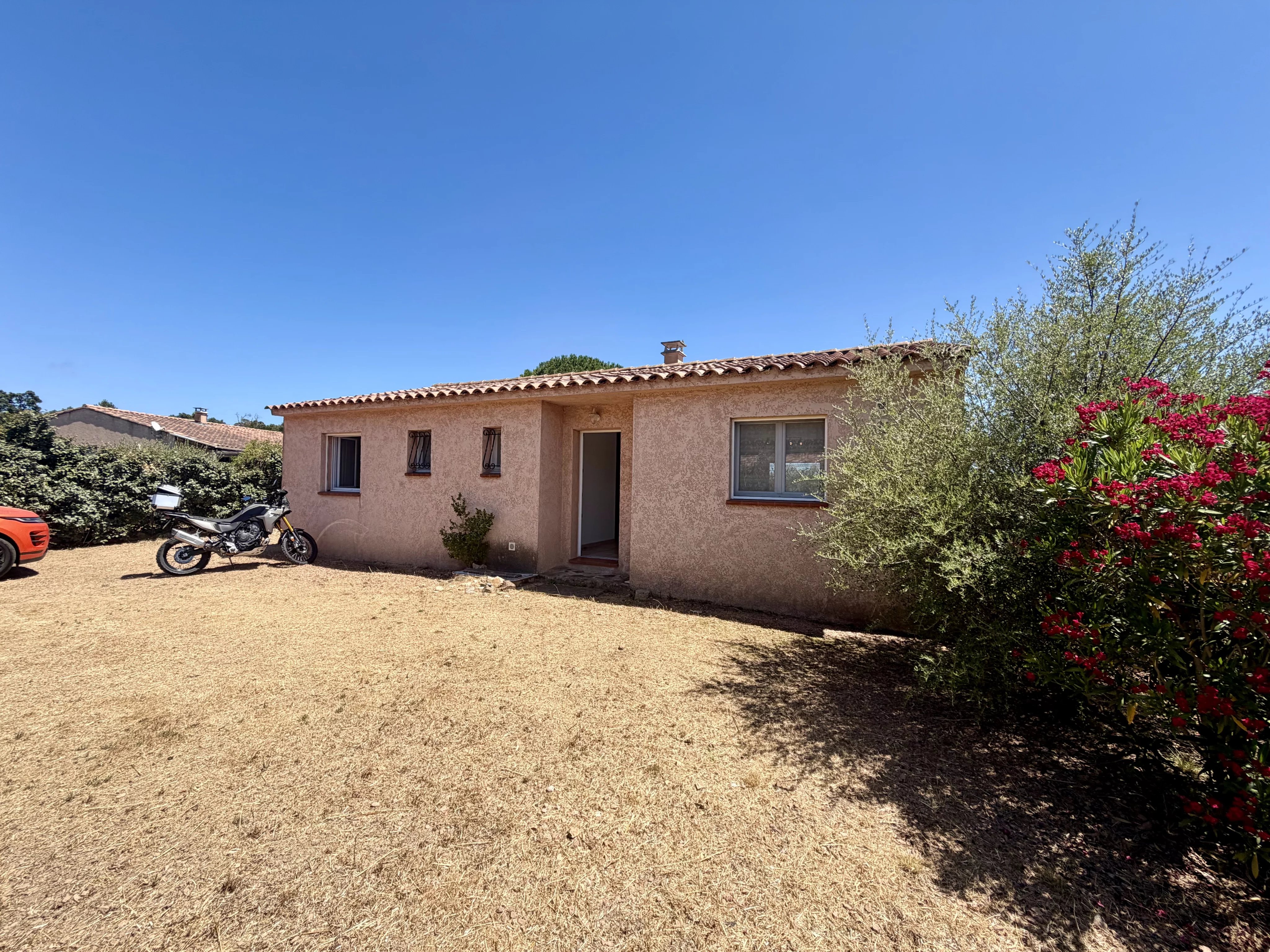 T4 House with Garage in Sainte Lucie