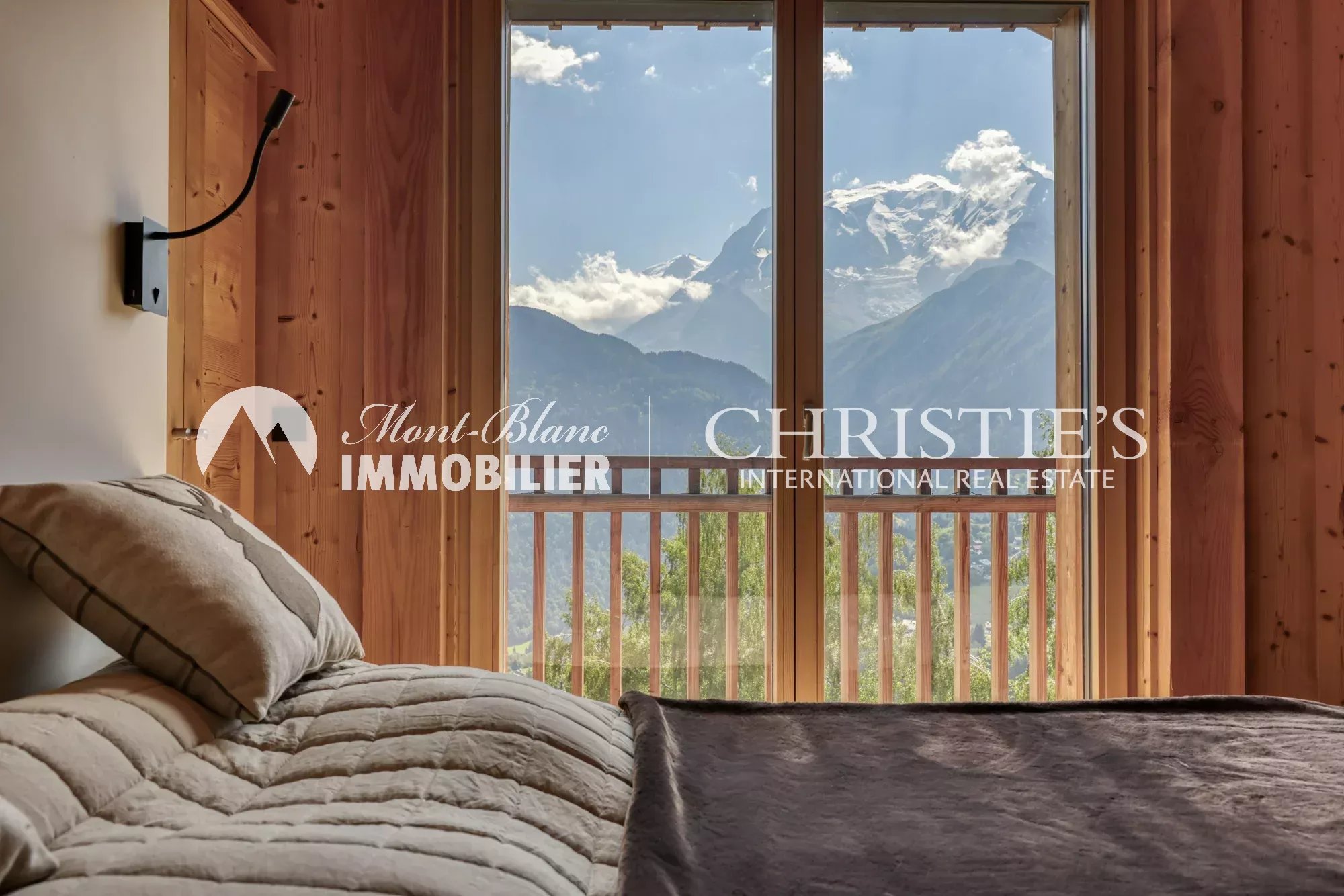 Architect’s chalet with exceptional view of Mont Blanc