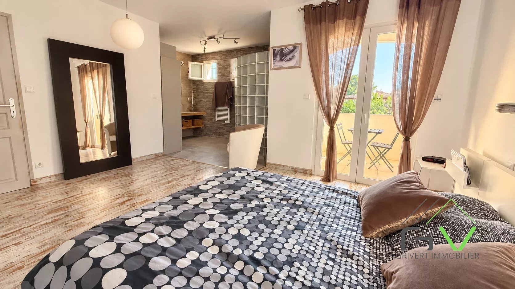 Maison contemporaine d'exception 205m2 avec piscine à Uzès