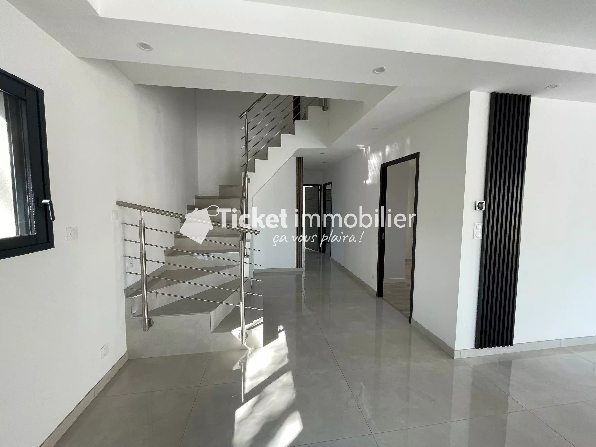 🏡 Maison contemporaine d'exception avec piscine