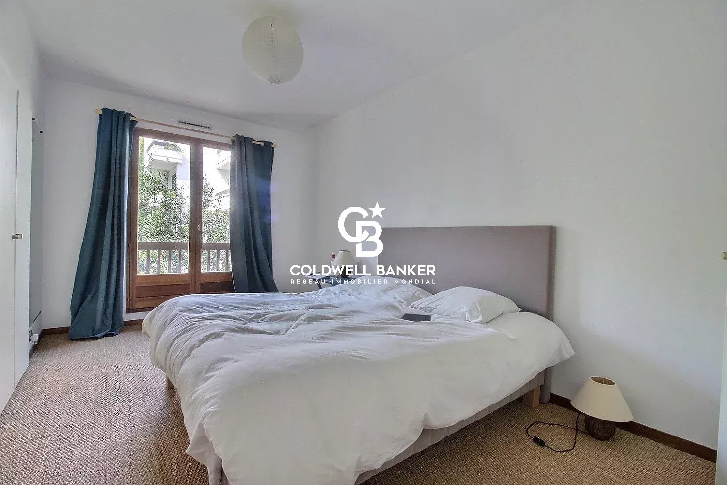 Guesthouse Opportunity – Triplex with 6 Suites – Near Pereire