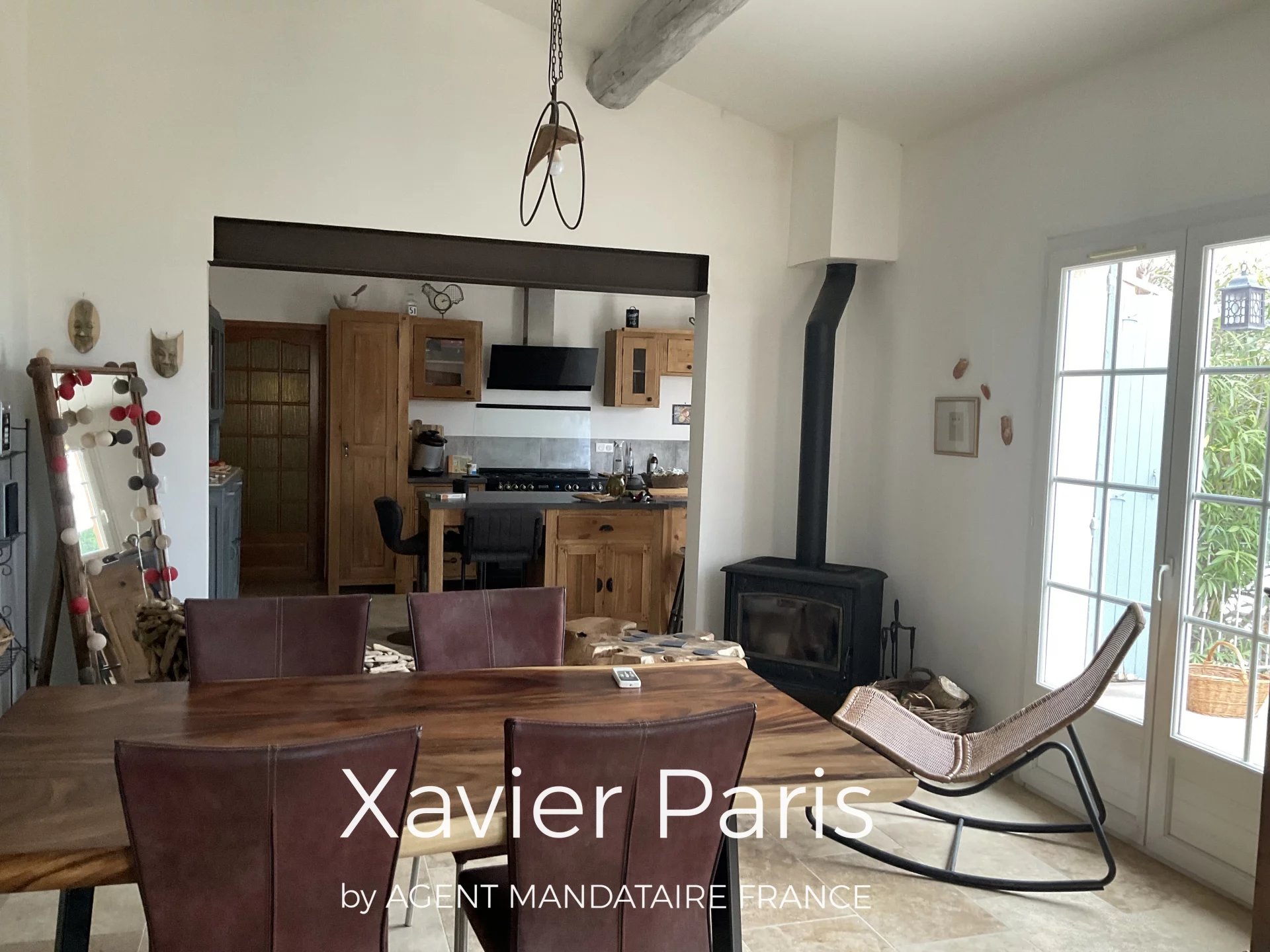 LUBERON SUD – MAISON CONTEMPORAINE DE PLAIN-PIED 154 m² – RÉNOVATION 2024 – PISCINE CHAUFFÉE – ENVIRONNEMENT EXCEPTIONNEL