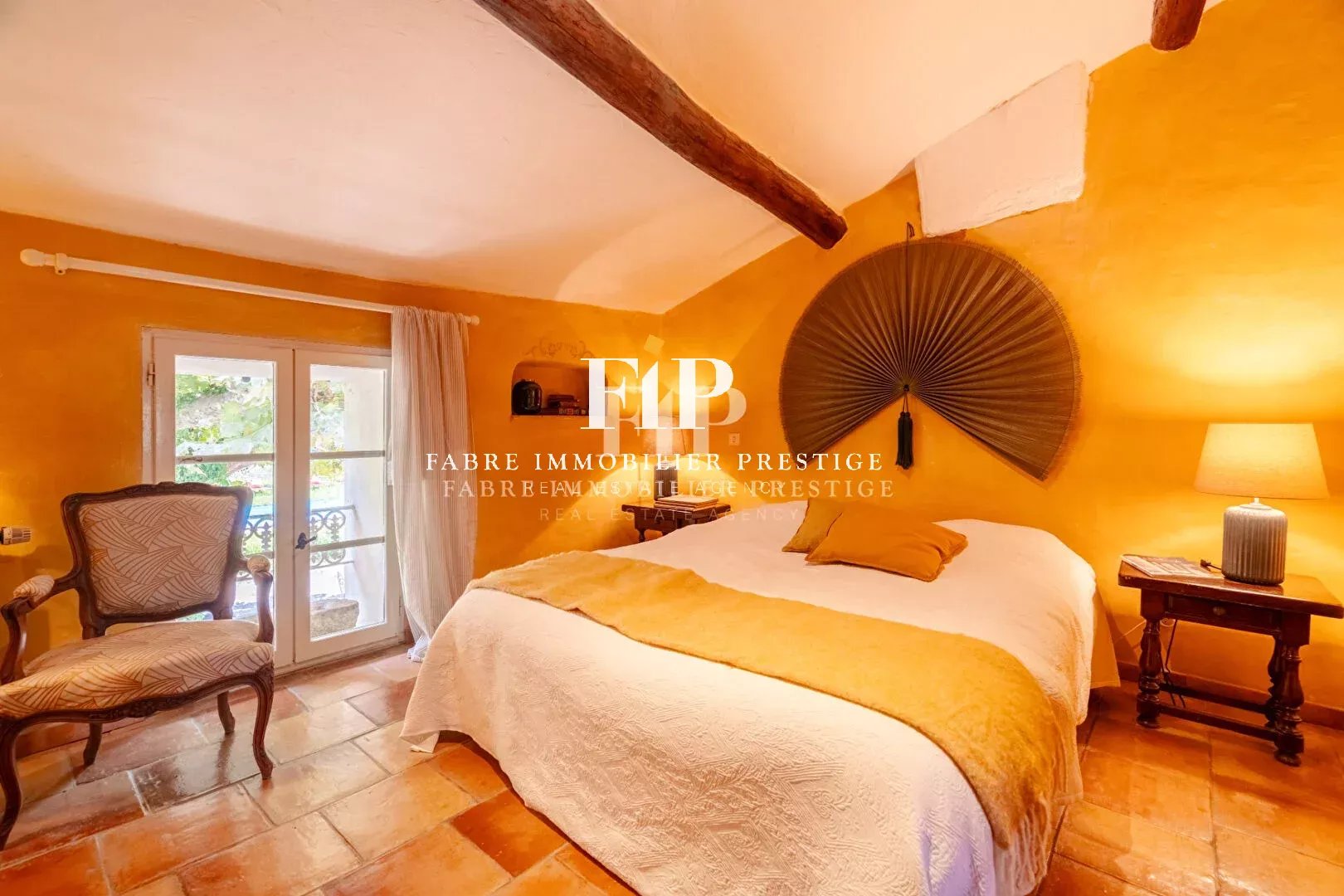 Mas/Magnanerie du XVIIIème siècle au coeur du Luberon - 490m2- Vues panoramiques proche Aix-en-Provence-Lourmarin et Avignon