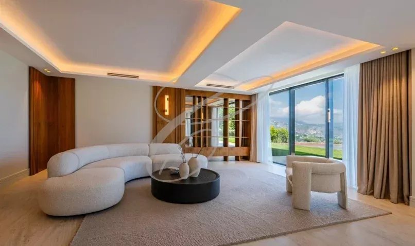 NICE - LUXUEUSE VILLA