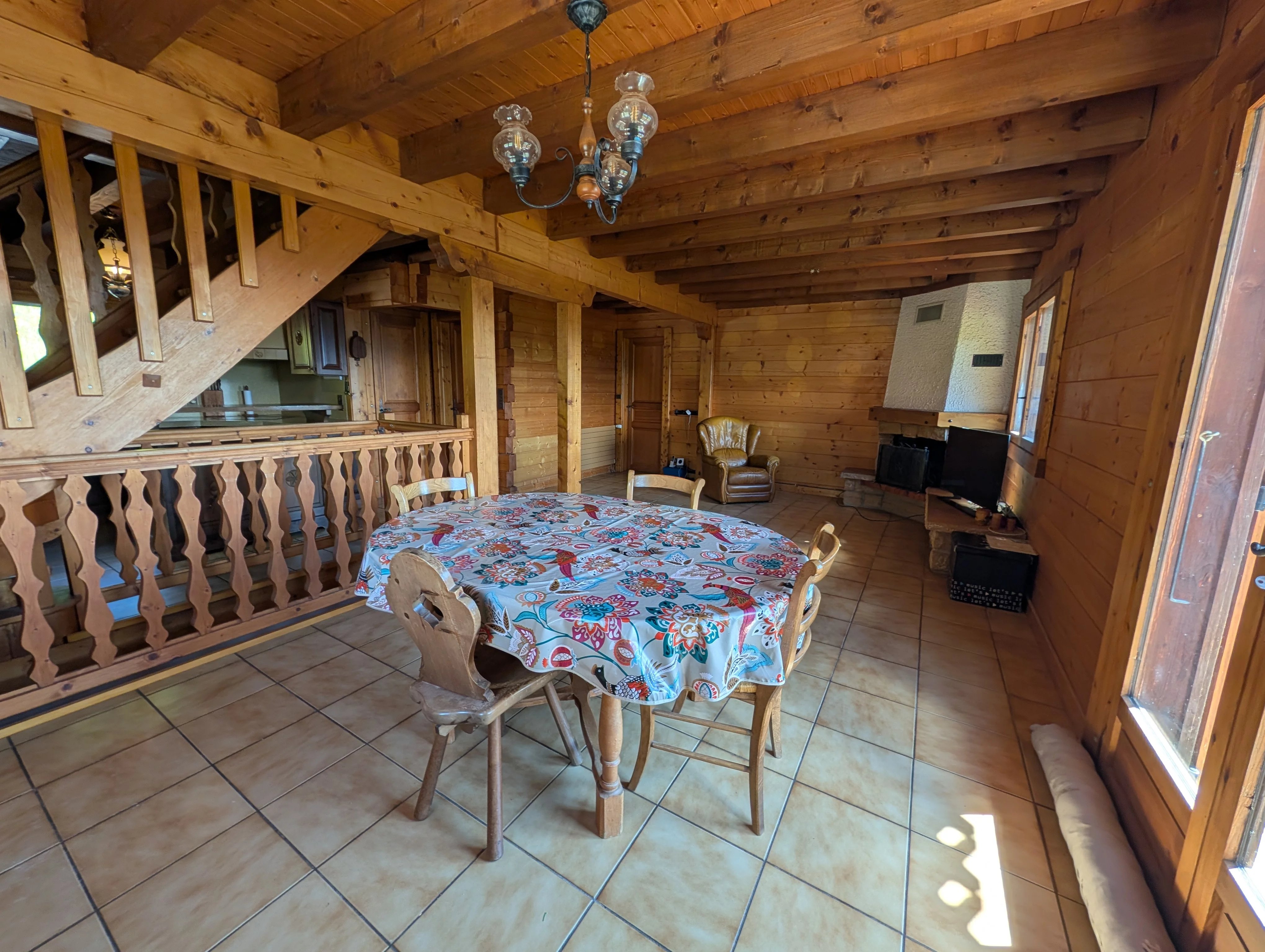 A ONNION CHALET AUTHENTIQUE FACE AU MONT-BLANC