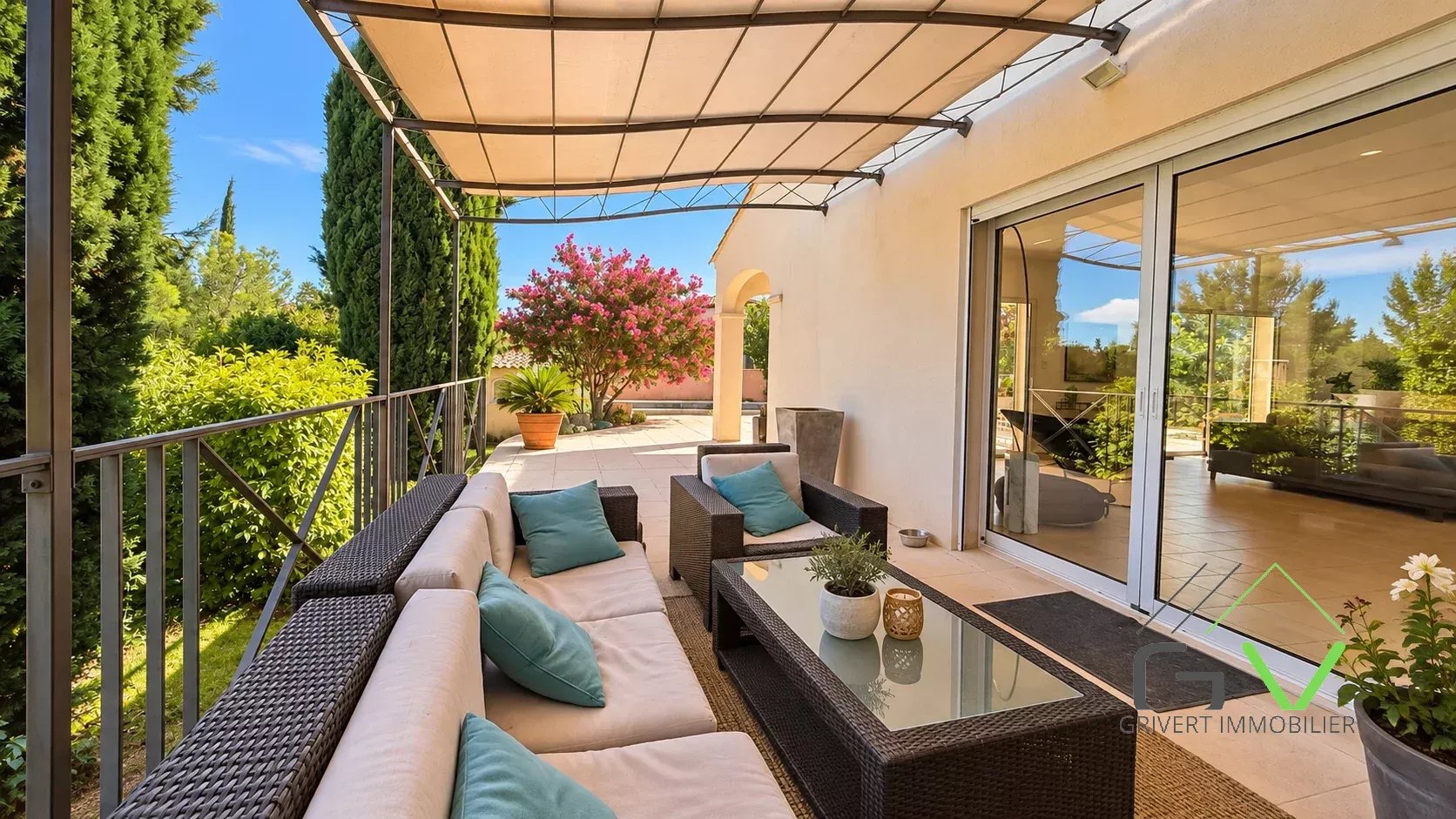 Maison contemporaine d'exception 205m2 avec piscine à Uzès
