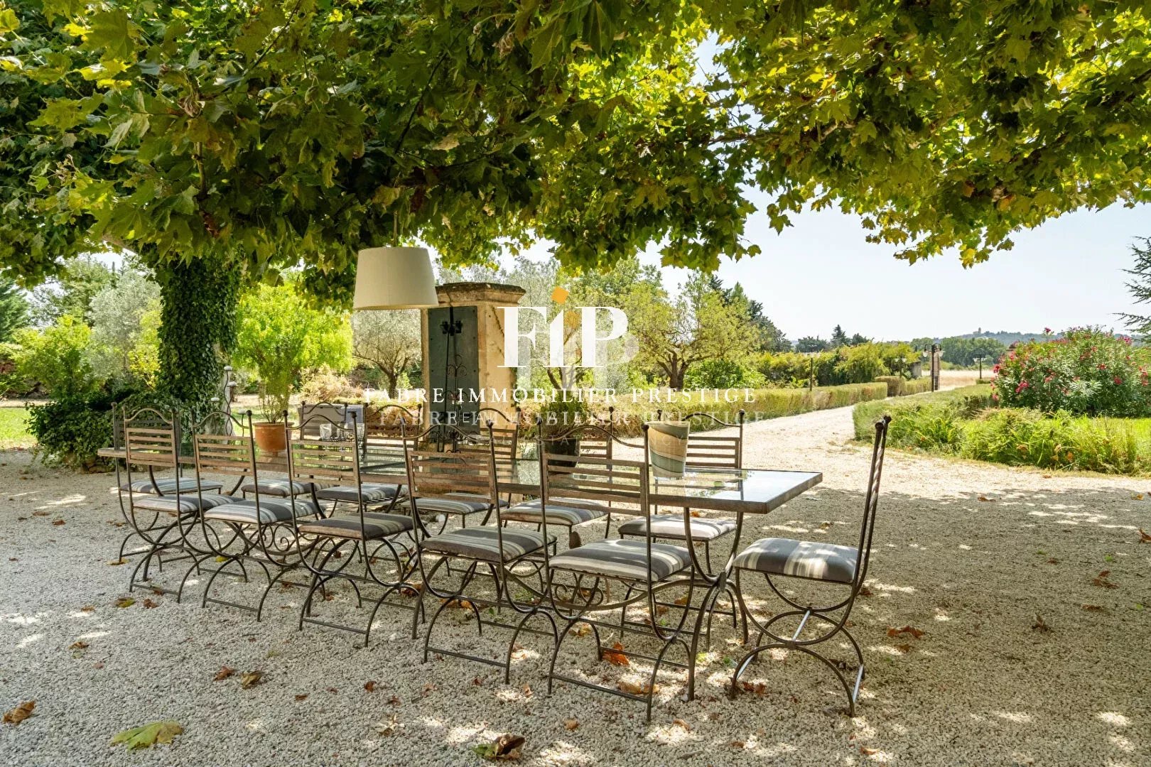 Mas/Magnanerie du XVIIIème siècle au coeur du Luberon - 490m2- Vues panoramiques proche Aix-en-Provence-Lourmarin et Avignon