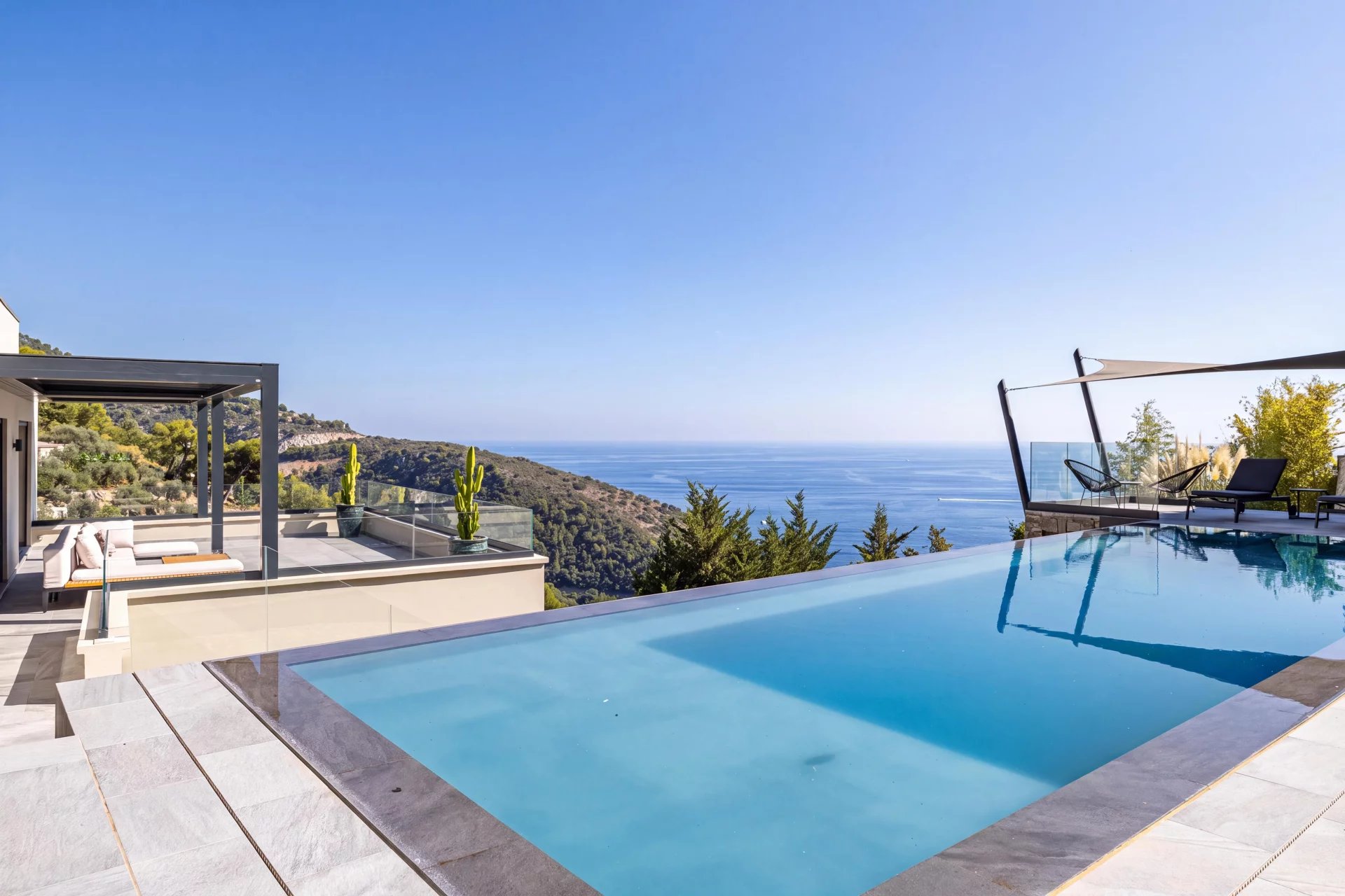 Èze – Villa contemporaine rénovée avec vue mer