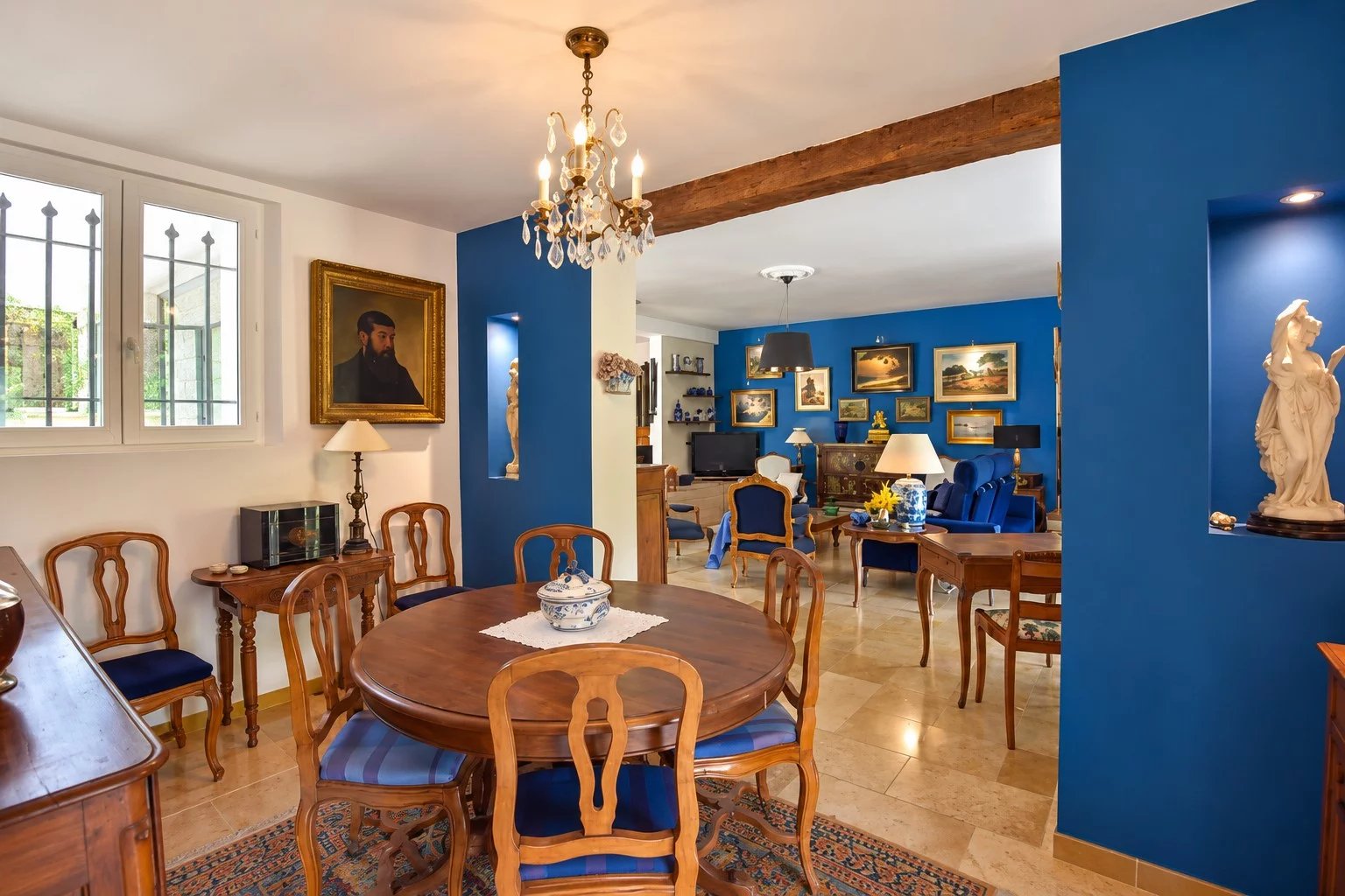 Tourrettes – Villa 220 m² avec piscine, studio indépendant et terrain de 5 840 m²