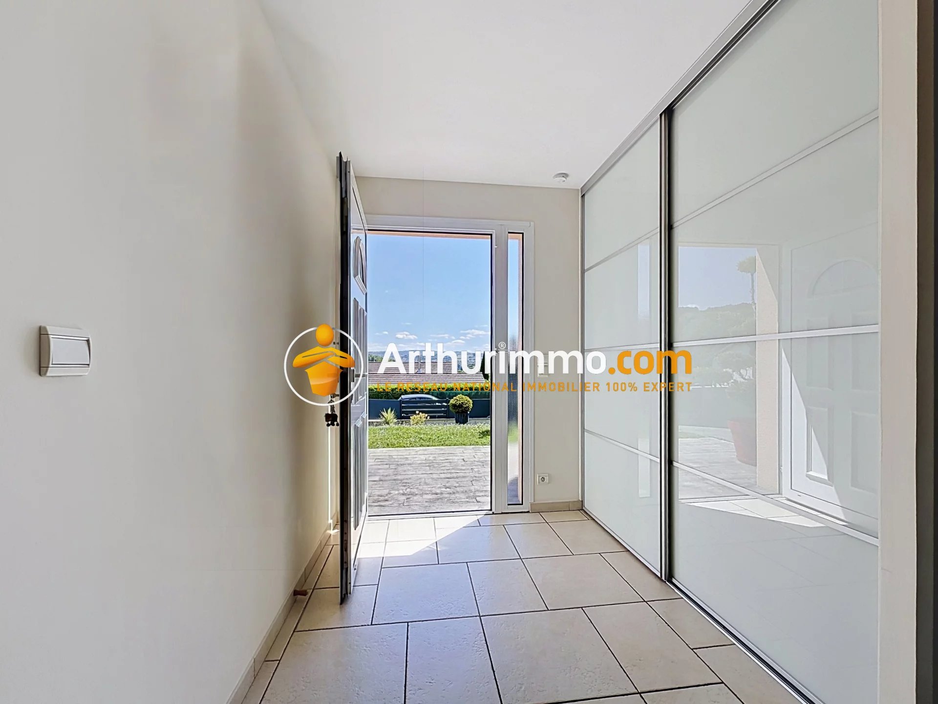 Maison contemporaine  Ruy-Montceau