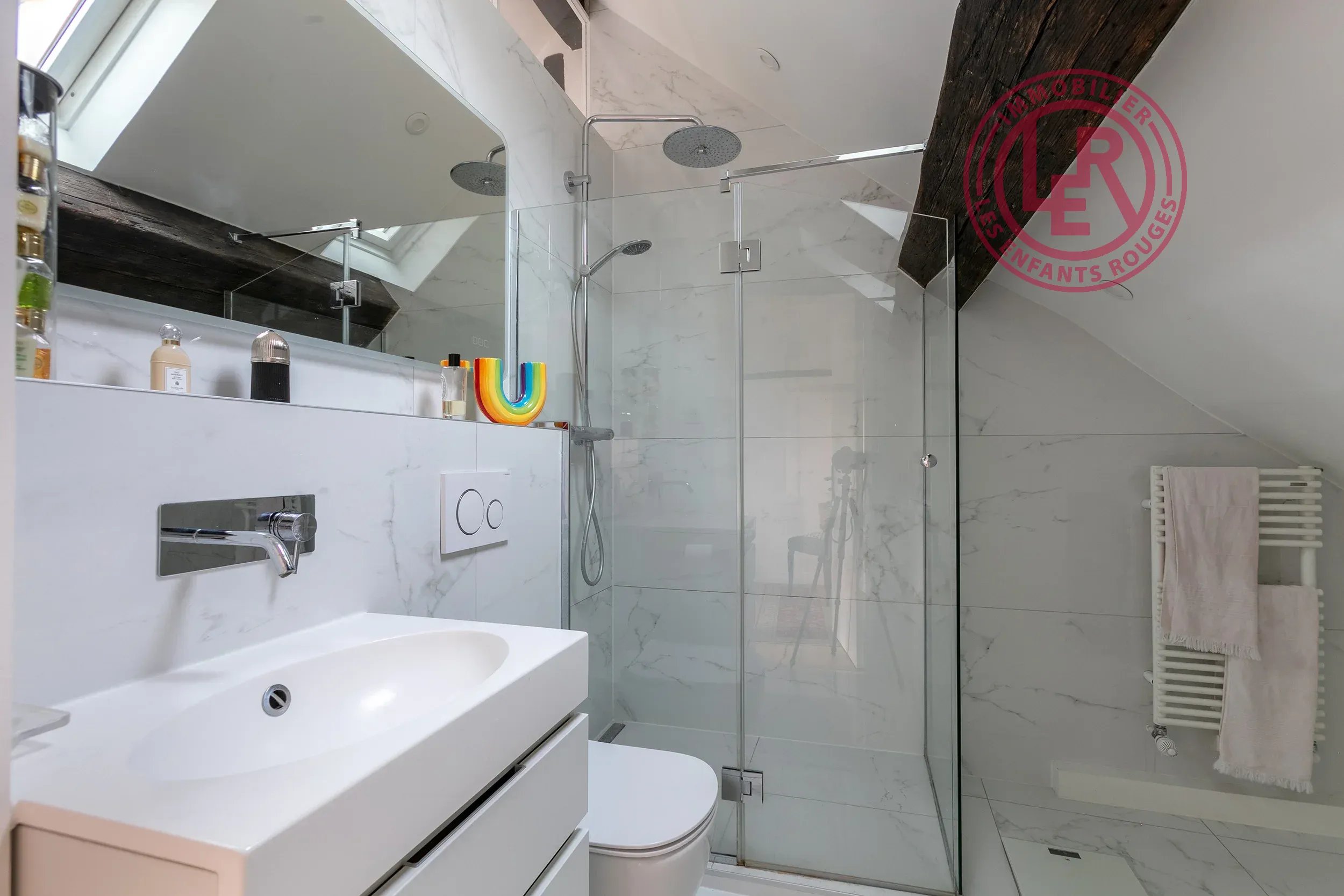 Paris 4ème - Rue Saint Paul - Duplex dernier étage avec ascenseur et vue dégagée