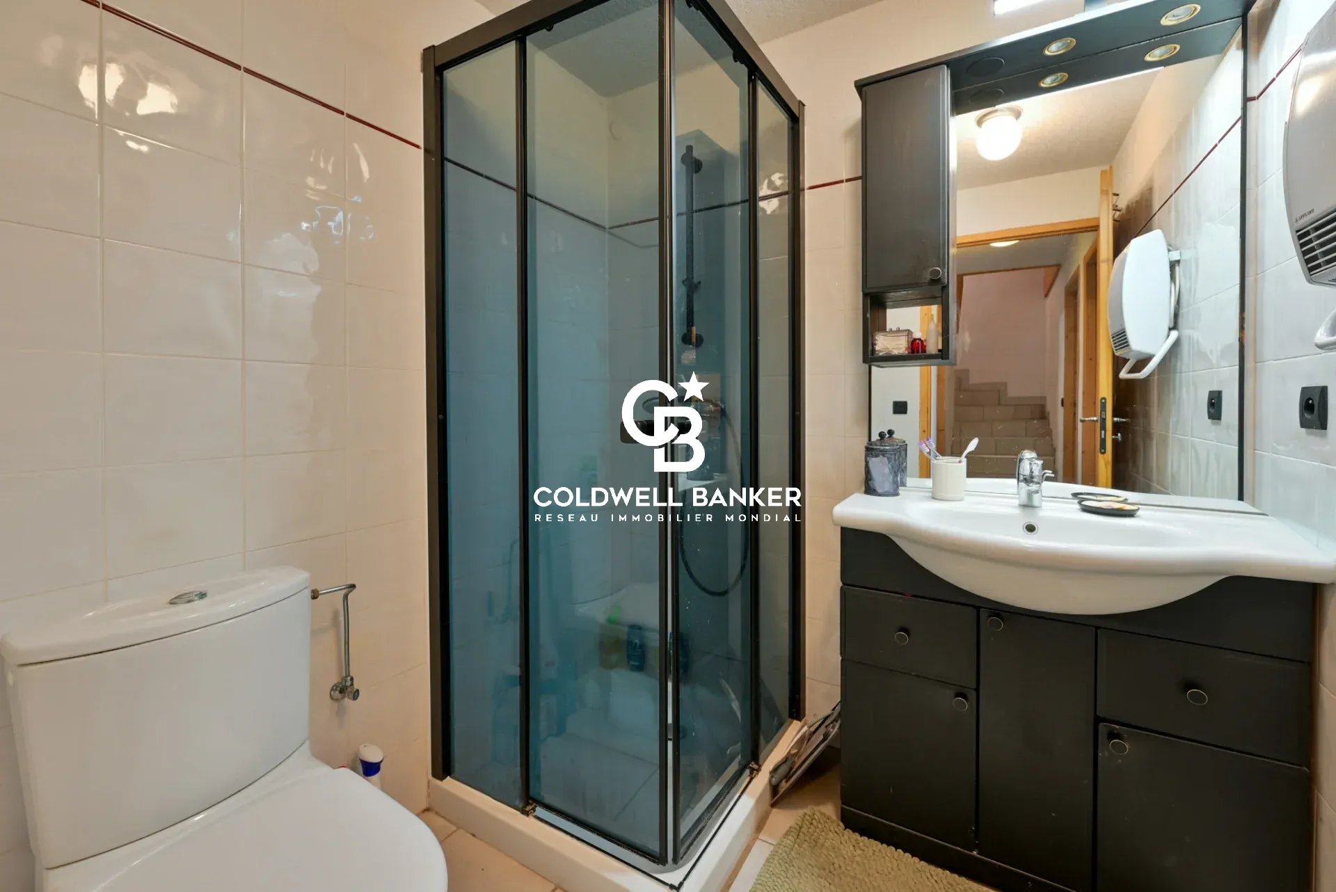 Coteau de Passy, T5/6 120m² avec jardin et garage dans chalet.