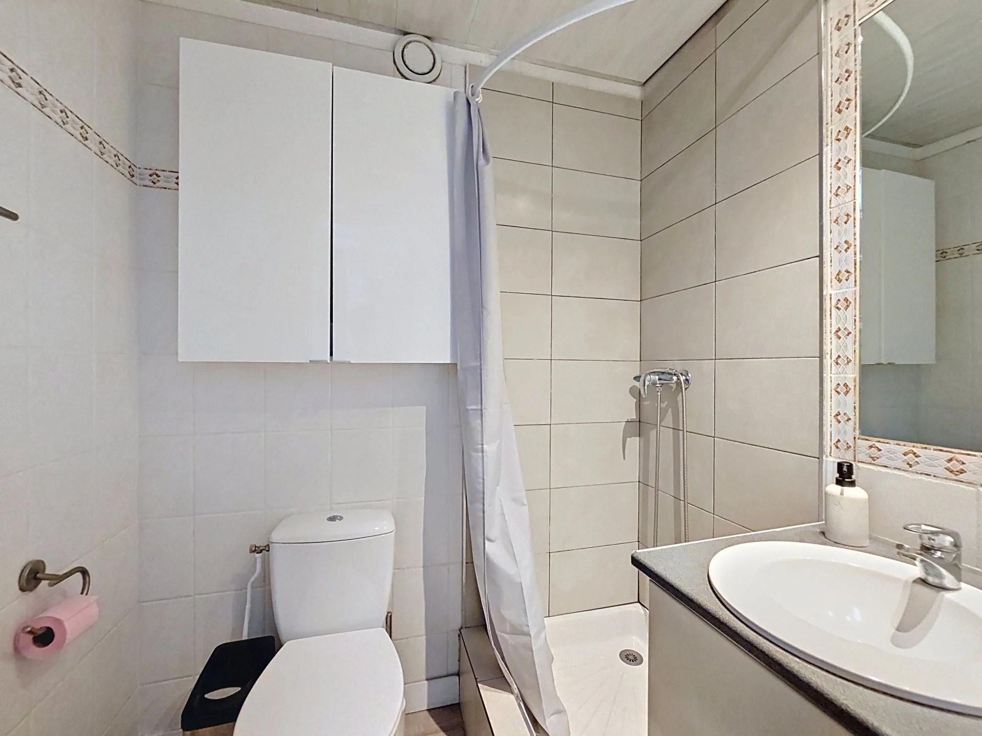 NICE OUEST – 4P SUPERBE REZ-DE-JARDIN AVEC TERRASSE, JARDIN PRIVATIF, PISCINE ET GARAGE