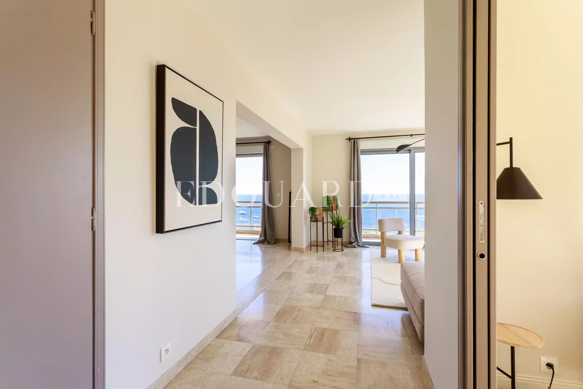 Penthouse clefs en main avec magnifique vue mer panoramique et spectaculaire toit terrasse