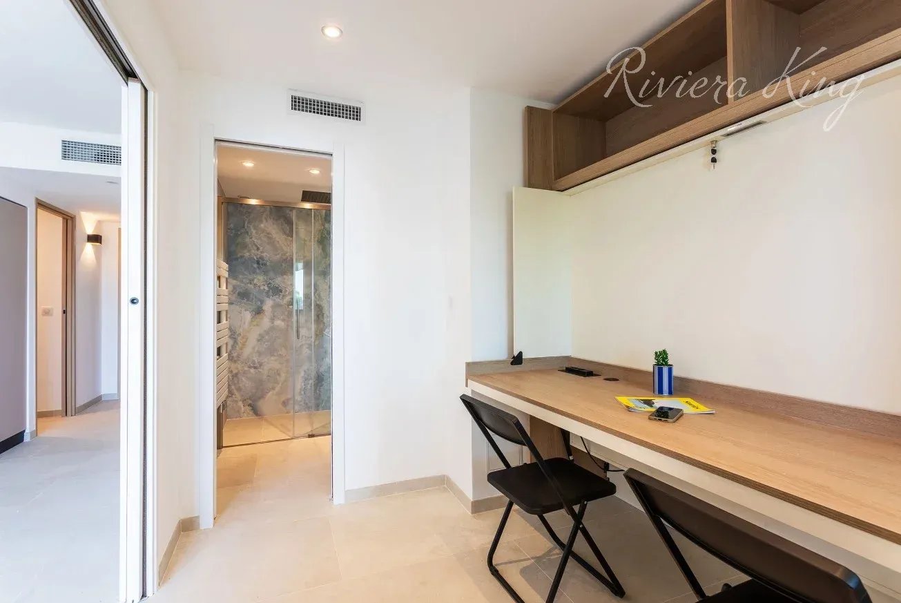Villefranche-sur-Mer – Magnifique appartement 3P avec vue mer, piscine, parking et cave
