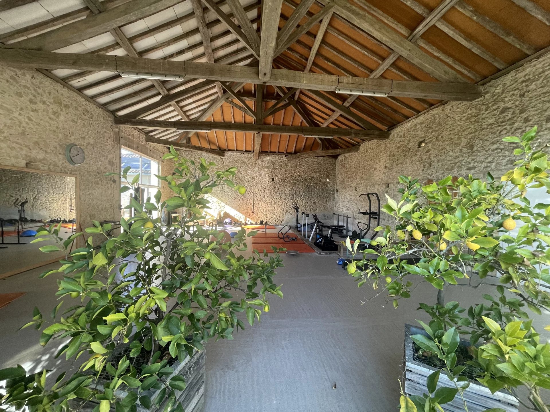 Maison de campagne avec dépendances et terres