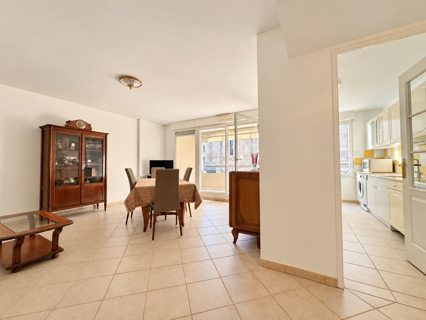 Exclusivité - Marseille 6ème - Vauban - 3 pièces de 74 m² avec terrasse