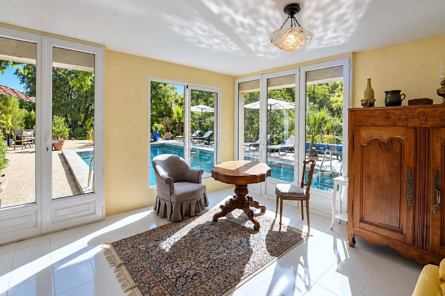 Tourrettes – Villa 220 m² avec piscine, studio indépendant et terrain de 5 840 m²