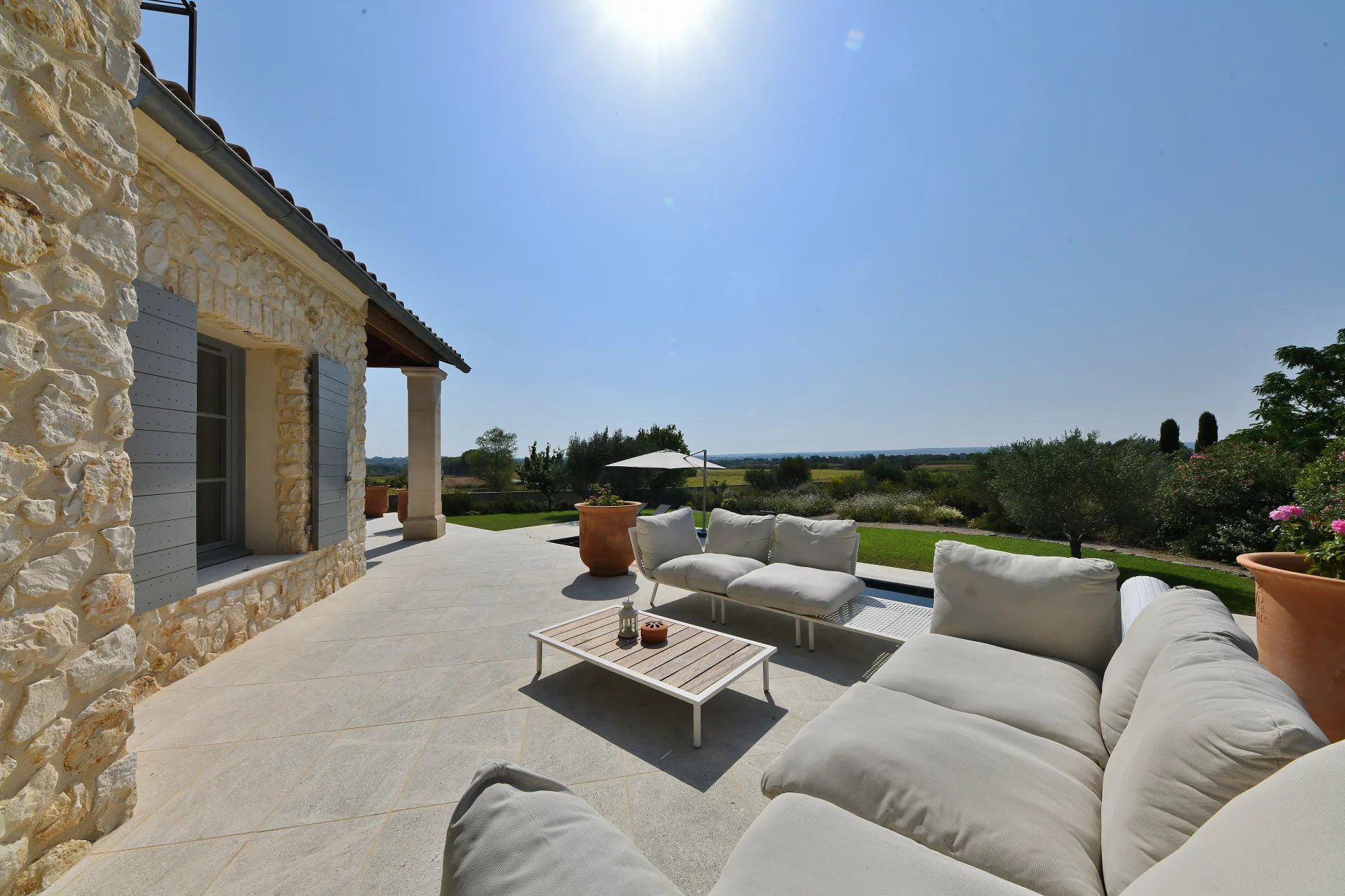 Unique propriété avec piscine et vue panoramique