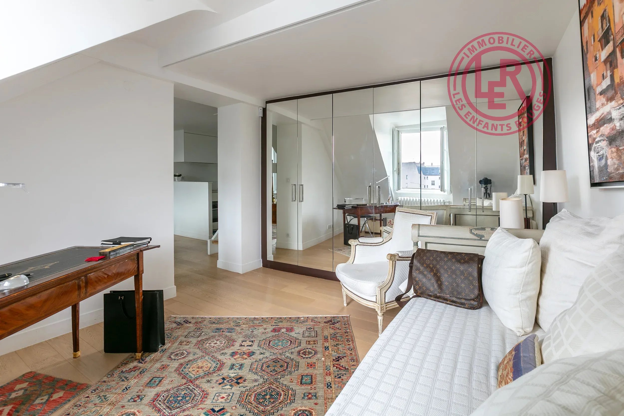 Paris 4ème - Rue Saint Paul - Duplex dernier étage avec ascenseur et vue dégagée