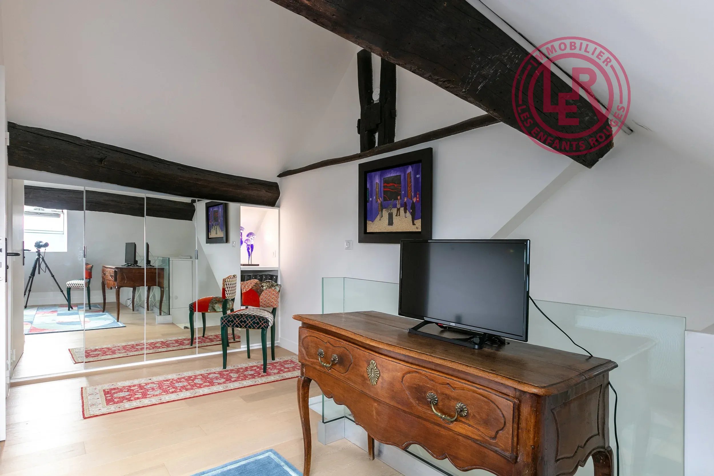 Paris 4ème - Rue Saint Paul - Duplex dernier étage avec ascenseur et vue dégagée