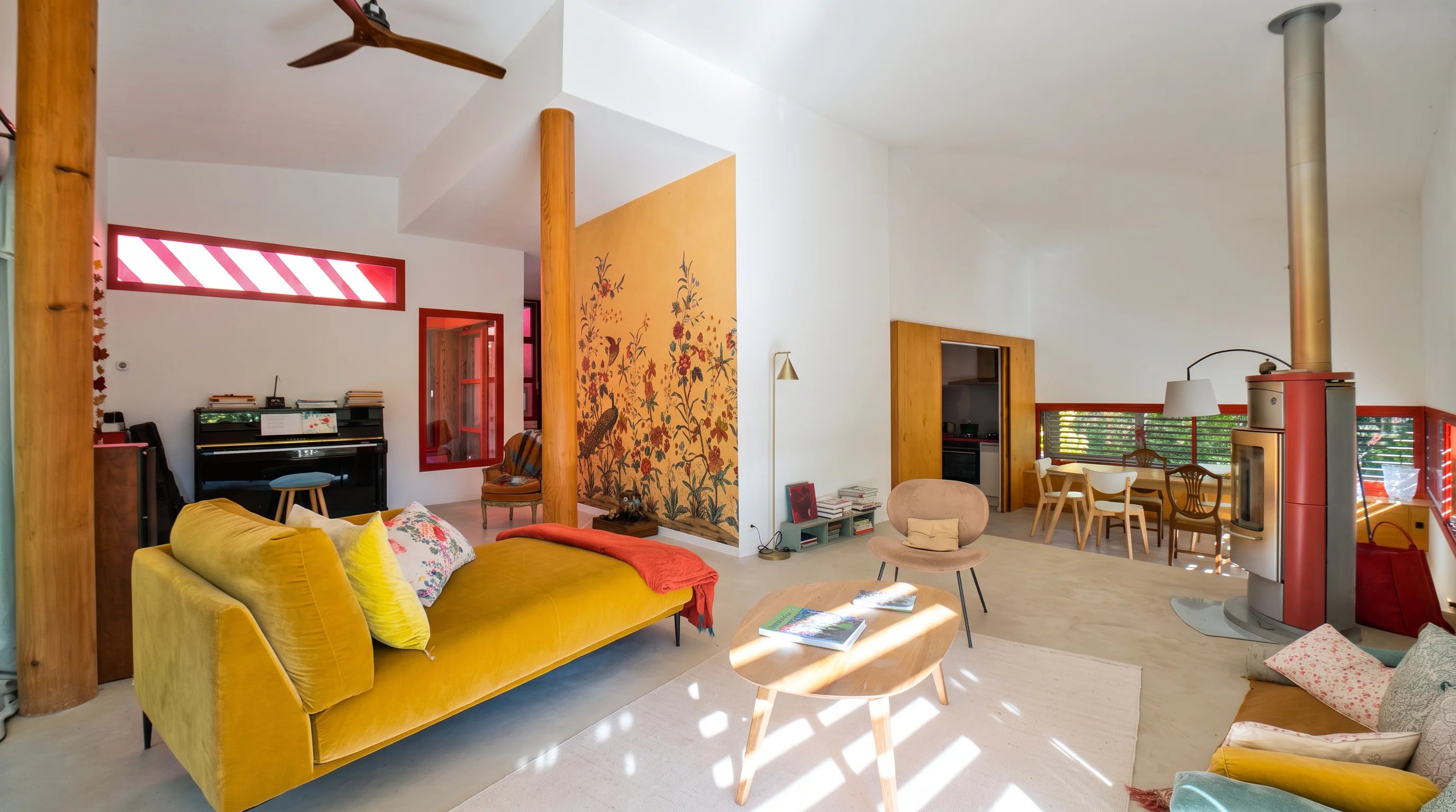 Élégante villa de 220 m² avec piscine, jardin paysager et dépendance