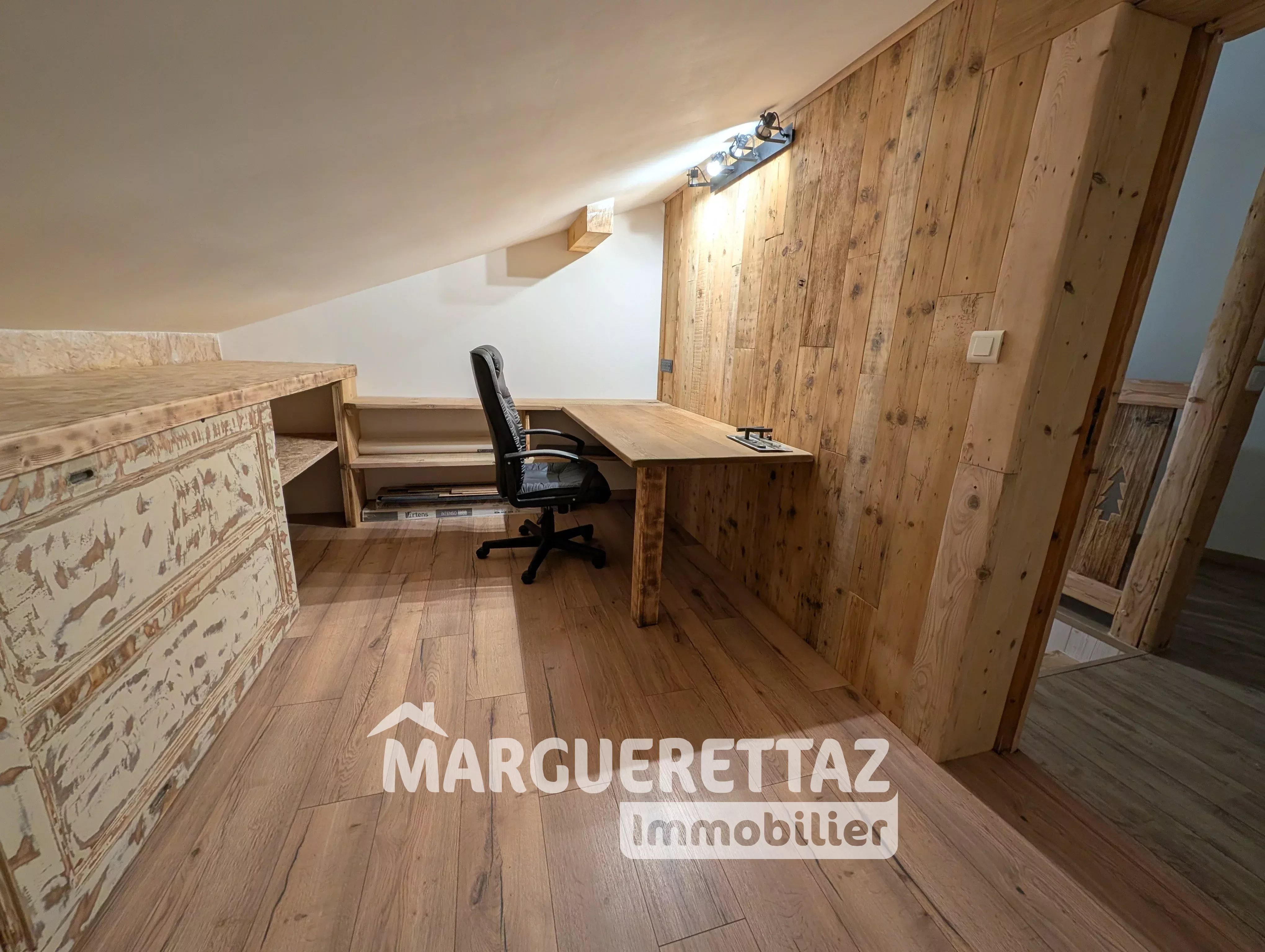 MAISON DE VILLAGE DE 188 m² A ONNION