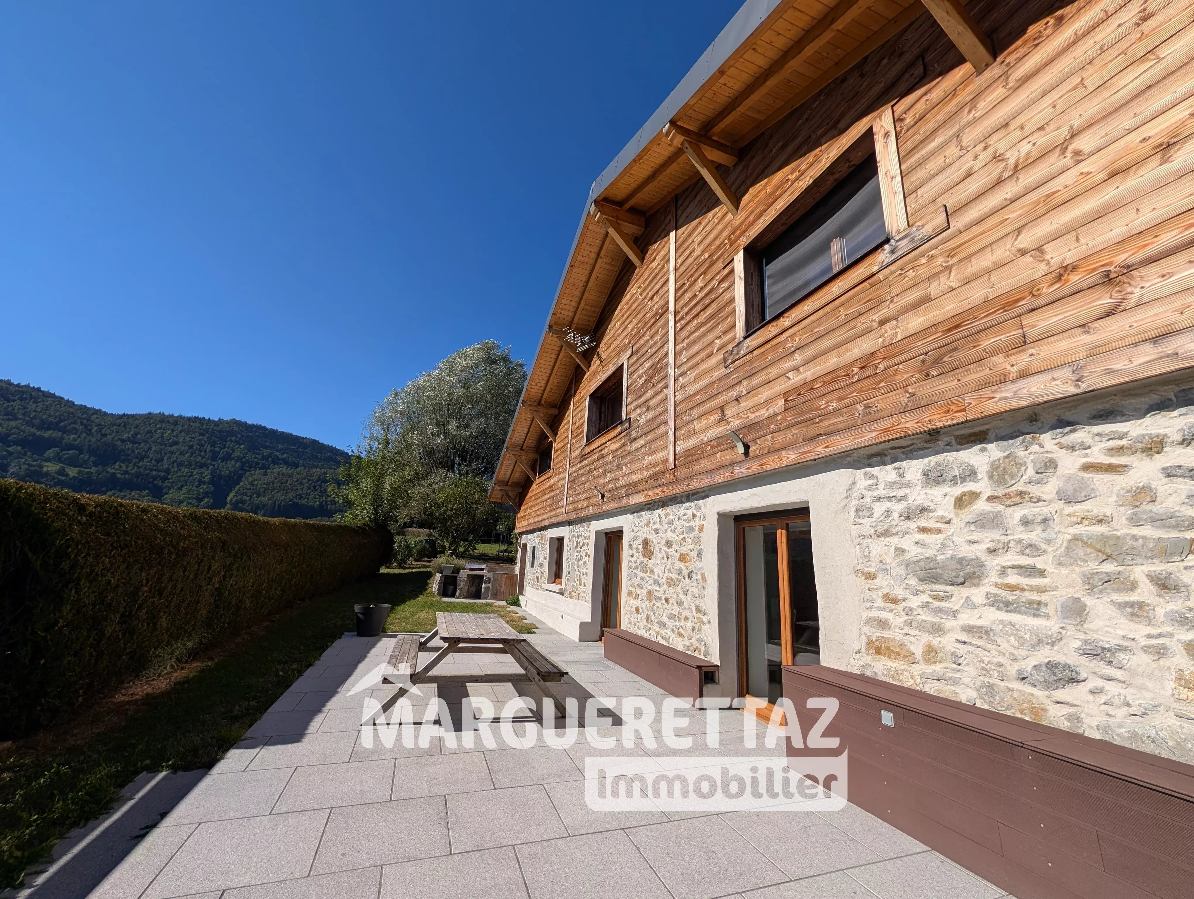 MAISON DE VILLAGE DE 188 m² A ONNION