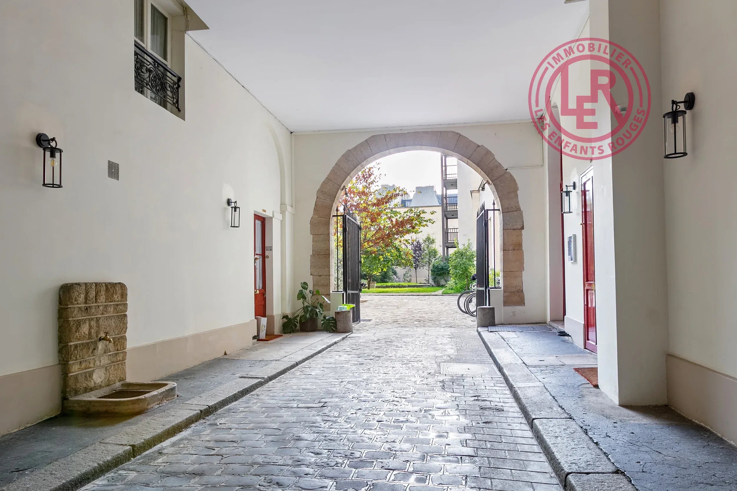 Paris 4ème - Rue Saint Paul - Duplex dernier étage avec ascenseur et vue dégagée