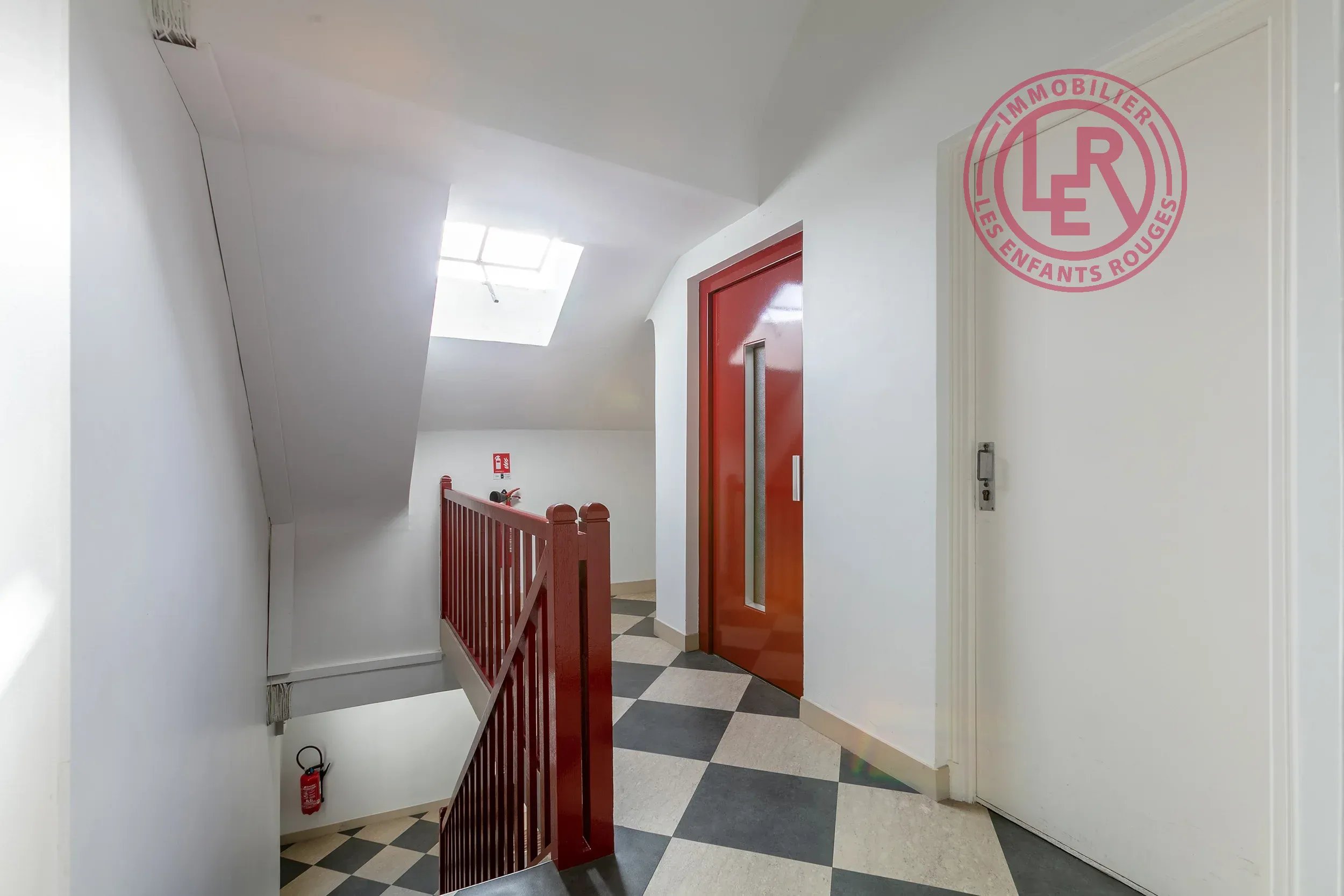 Paris 4ème - Rue Saint Paul - Duplex dernier étage avec ascenseur et vue dégagée