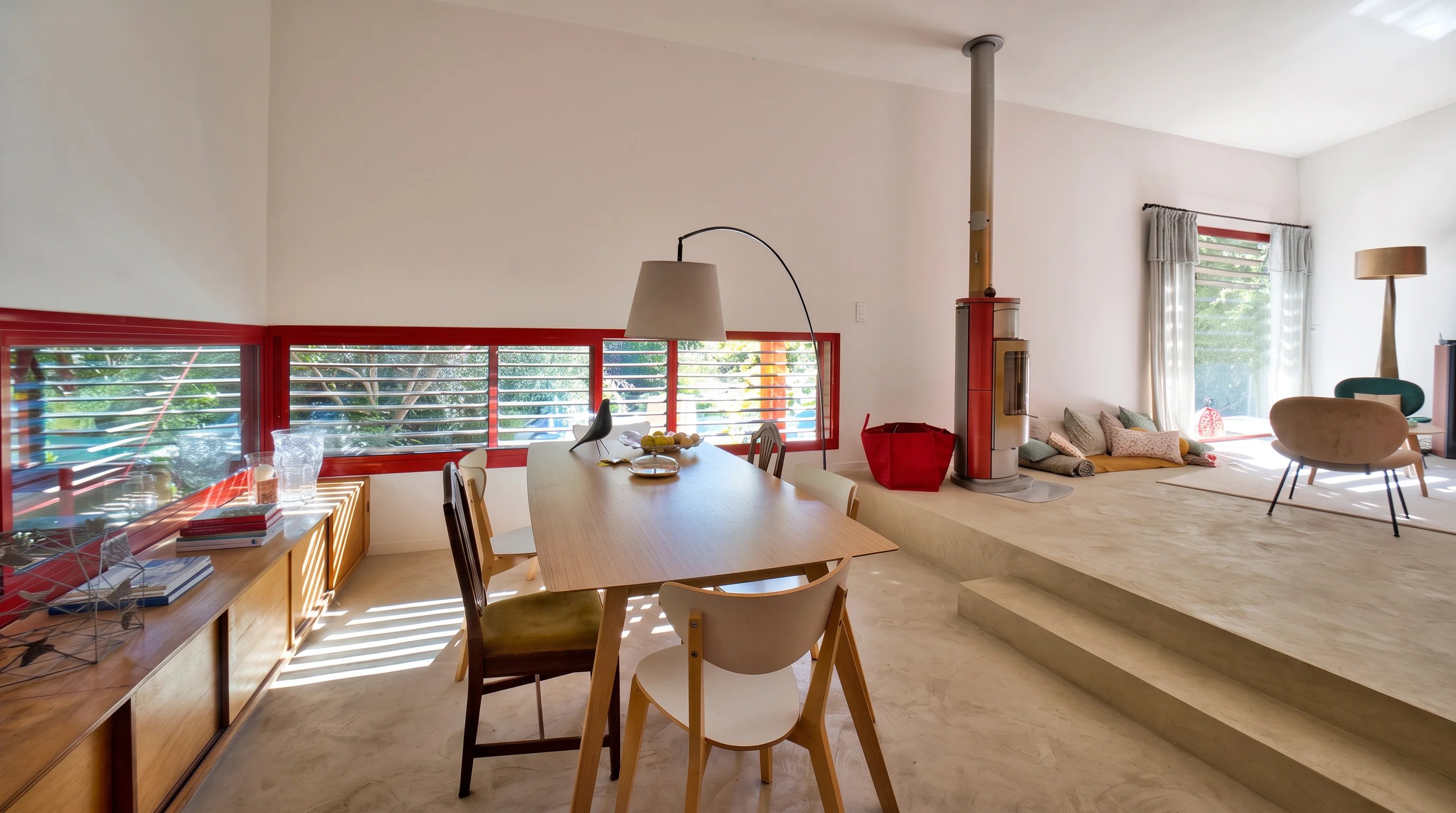 Élégante villa de 220 m² avec piscine, jardin paysager et dépendance