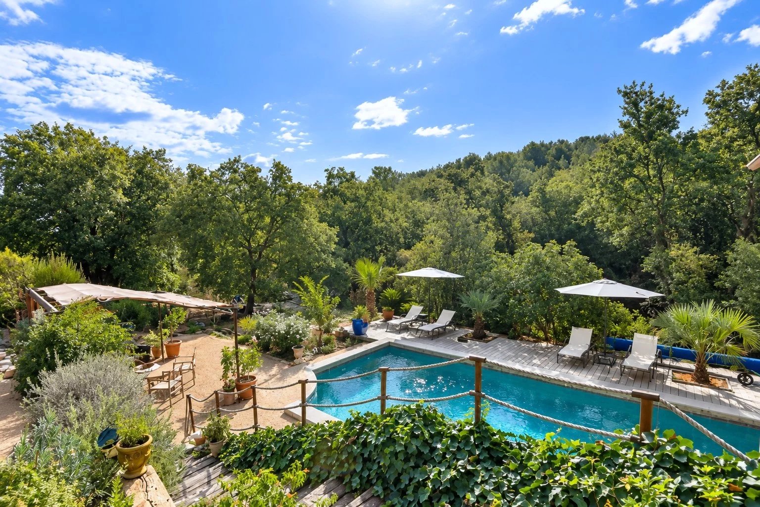 Tourrettes – Villa 220 m² avec piscine, studio indépendant et terrain de 5 840 m²