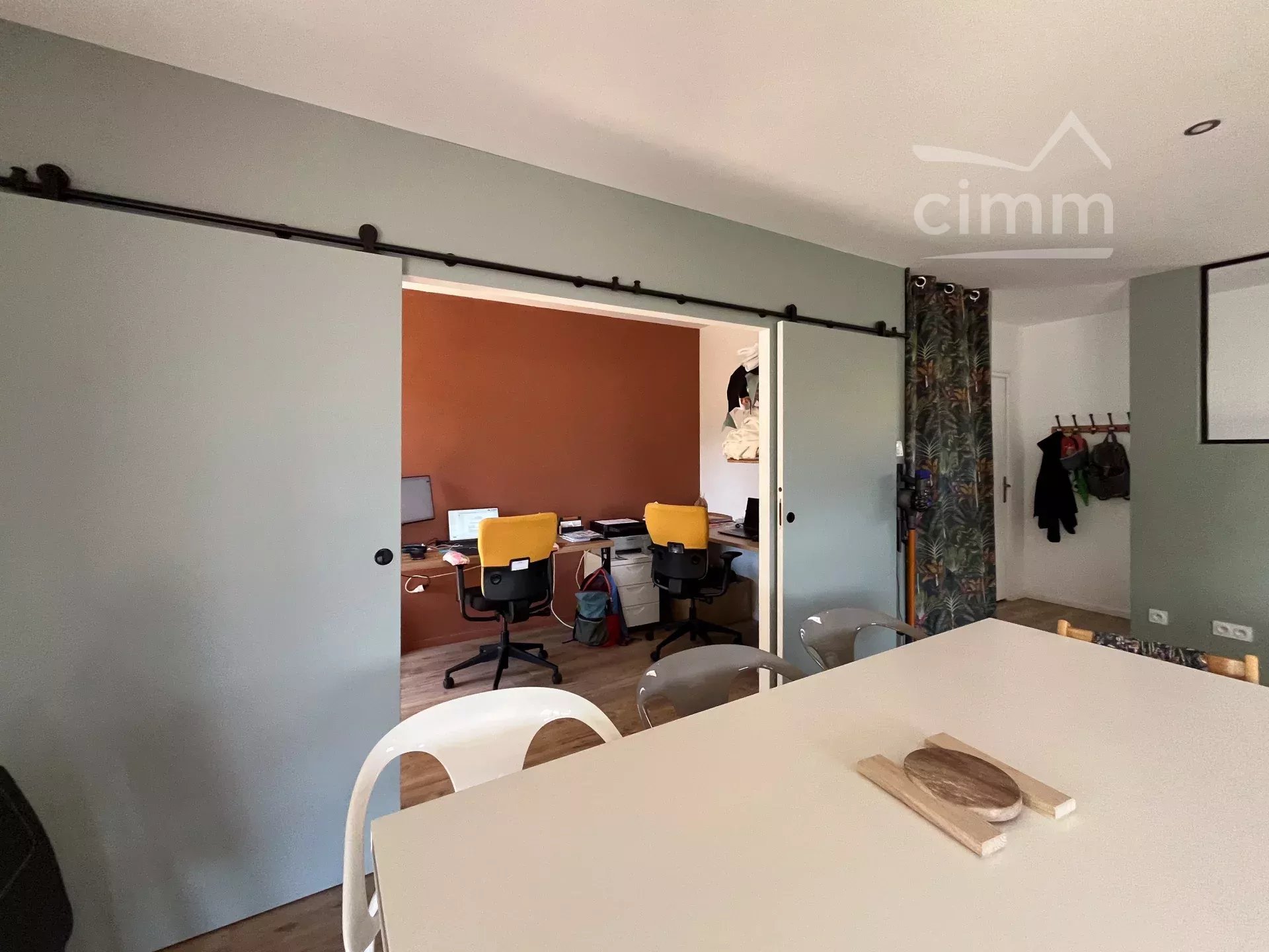 Maison contemporaine - Belle pièce de vie - 3 chambres - 1 bureau - 1 garage - Vue imprenable